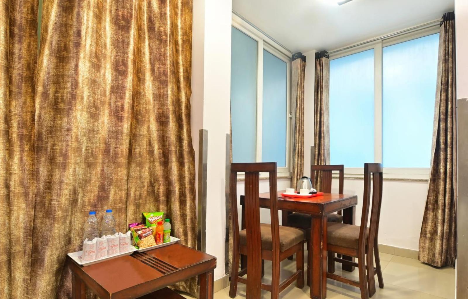 Hotel Emporio View - Railway Station - Paharganj New Delhi