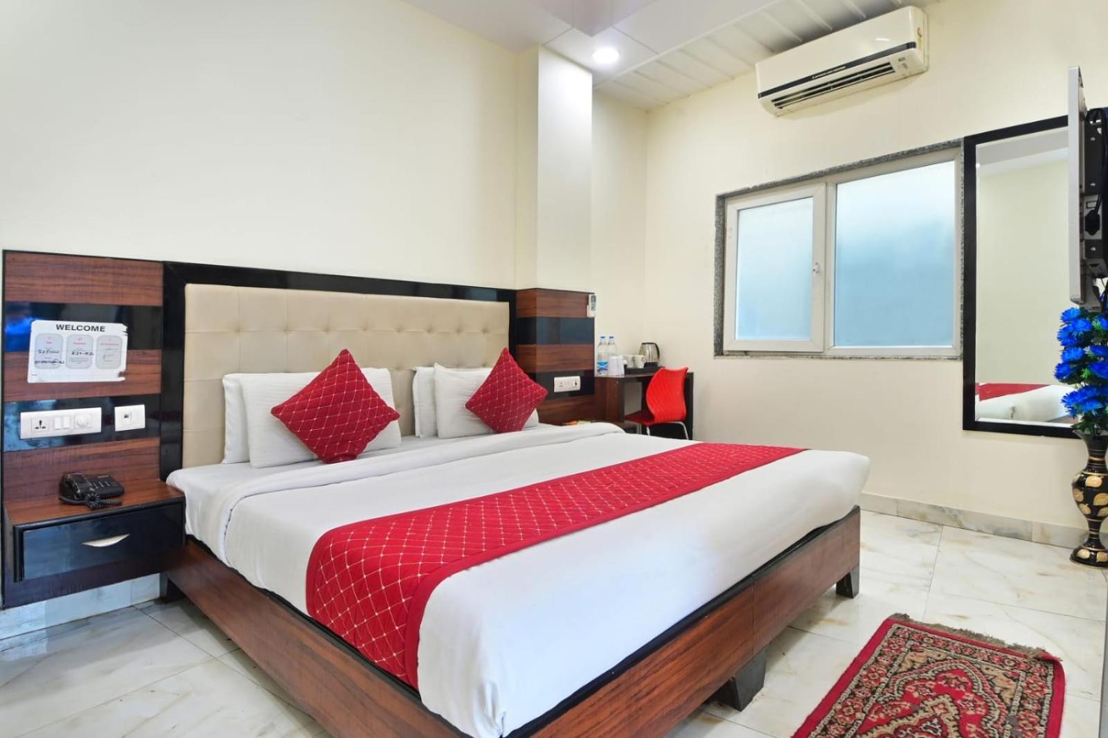 Emporio View - Railway Station - Paharganj 3*