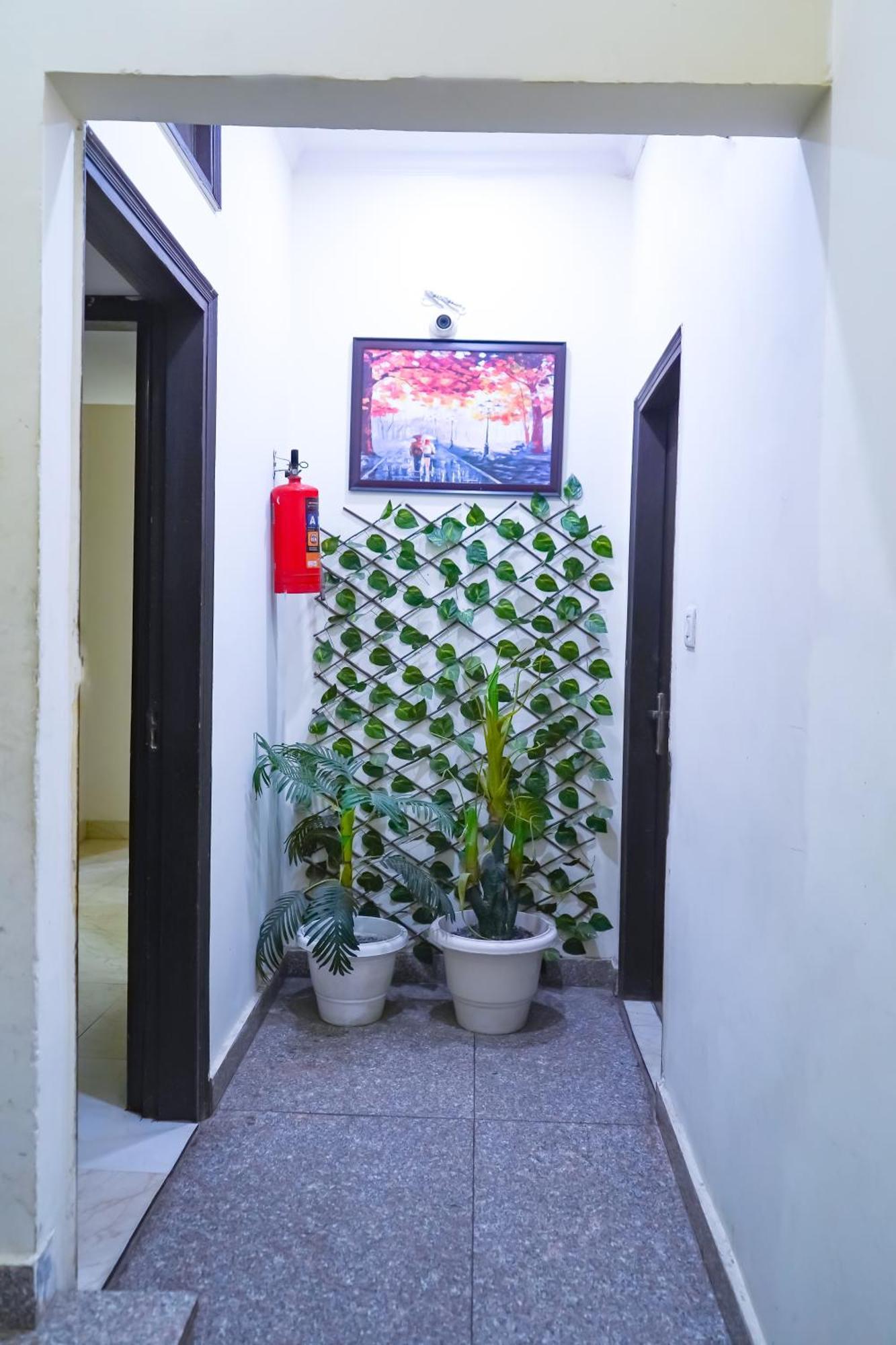 Hotel Jerry Residency