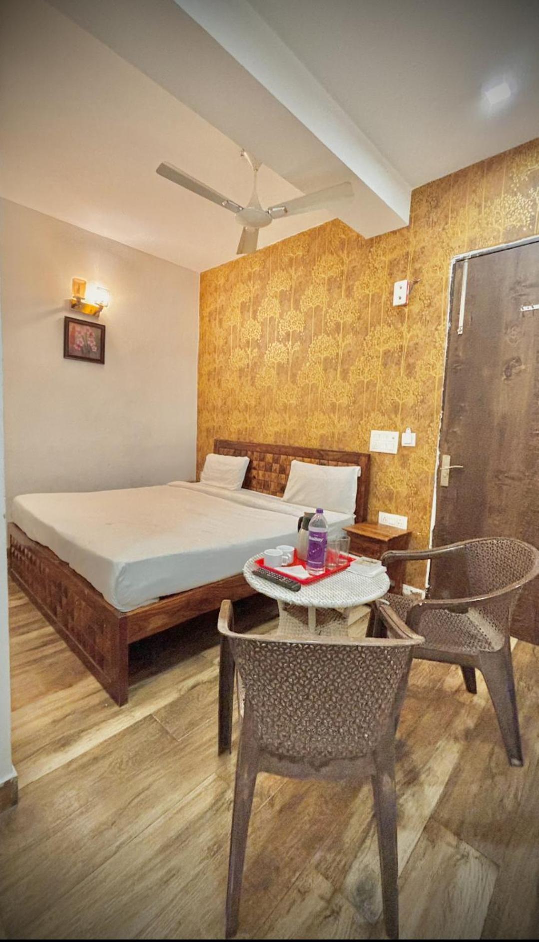 Guest house Blu Lagoon Residency New Delhi