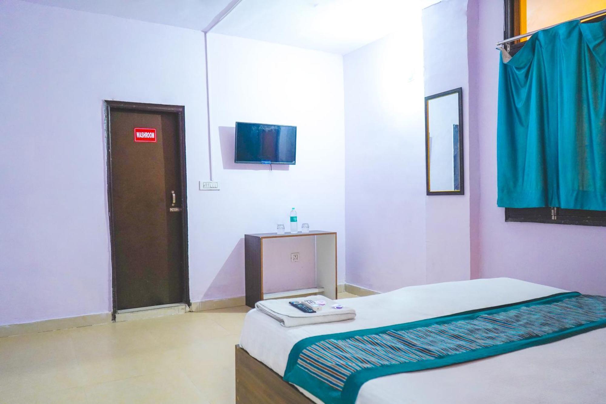 Hotel Krishna Residency Near Iskcon Temple 3*