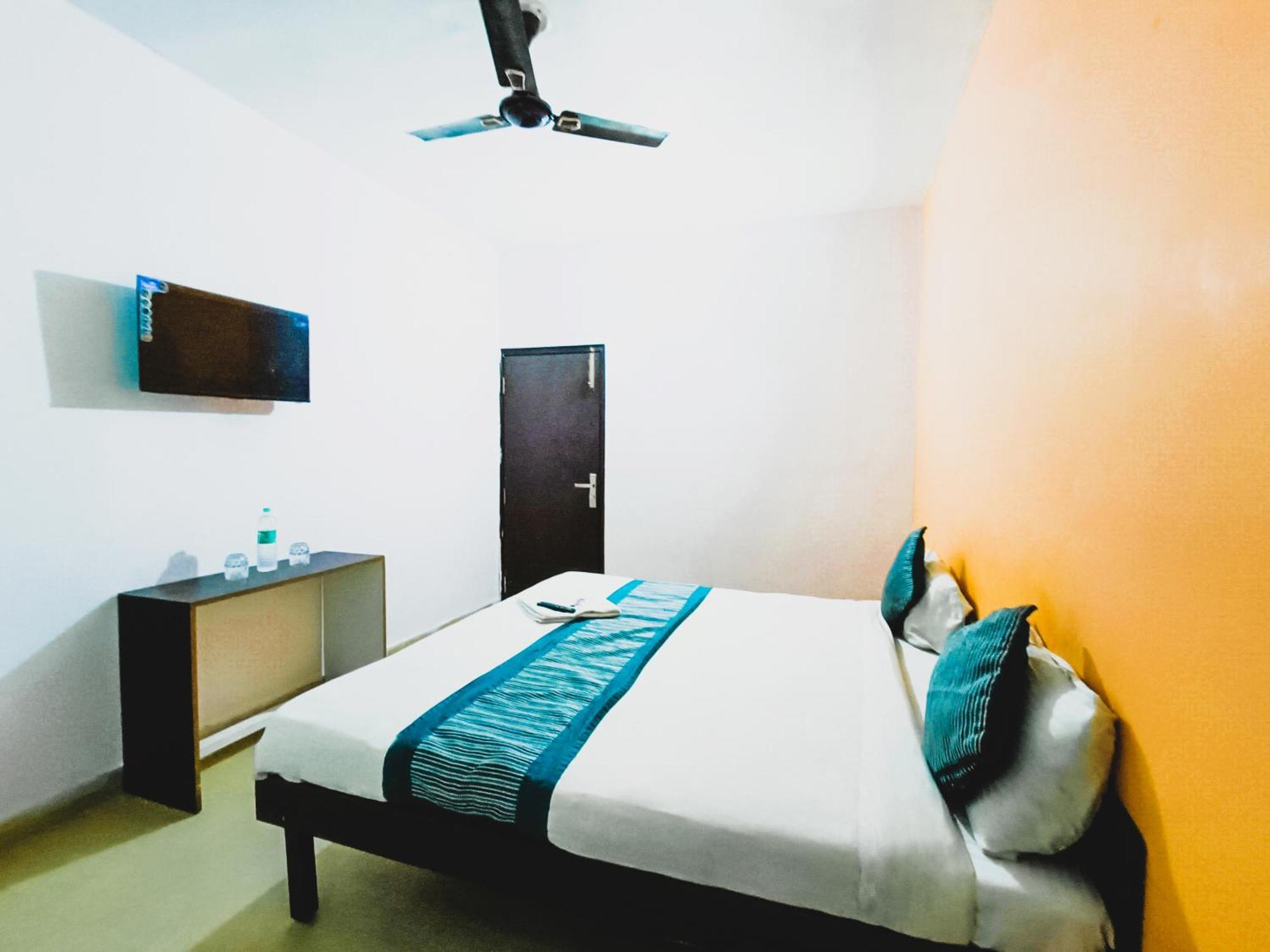 Krishna Residency Near Iskcon Temple 3* New Delhi