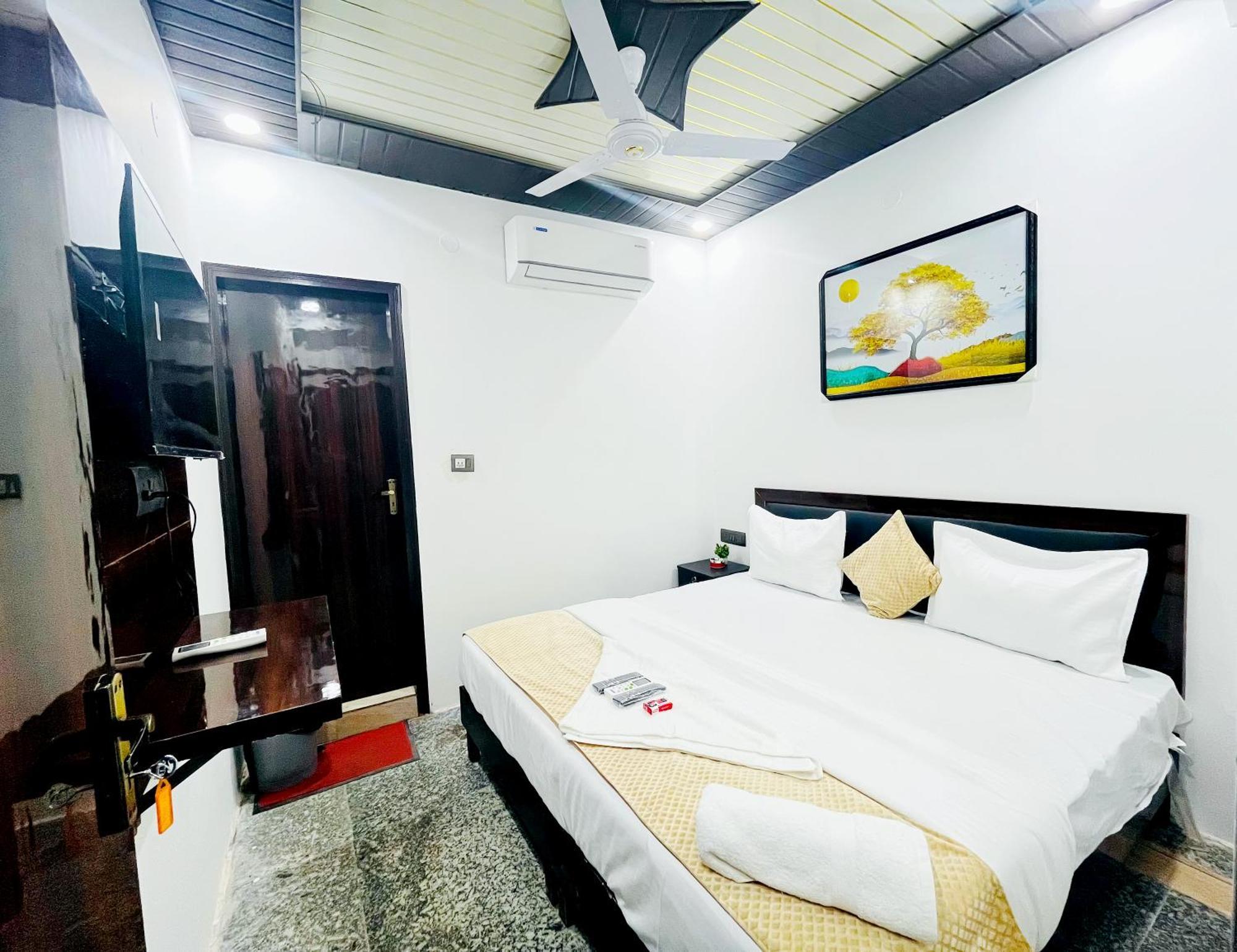Krishna Residency Near Iskcon Temple Hotel New Delhi
