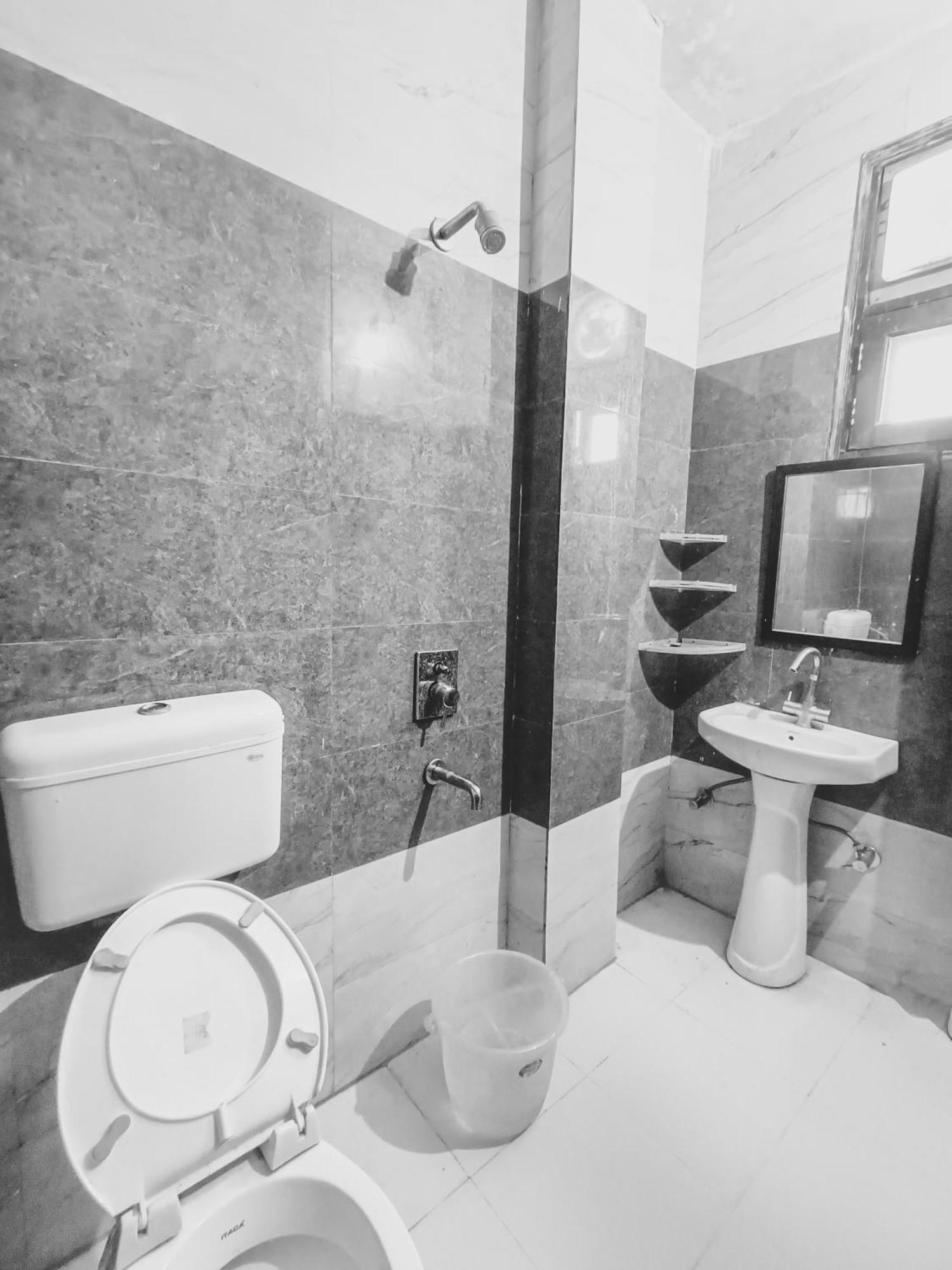 Krishna Palace - Sant Nagar Hotel 3*