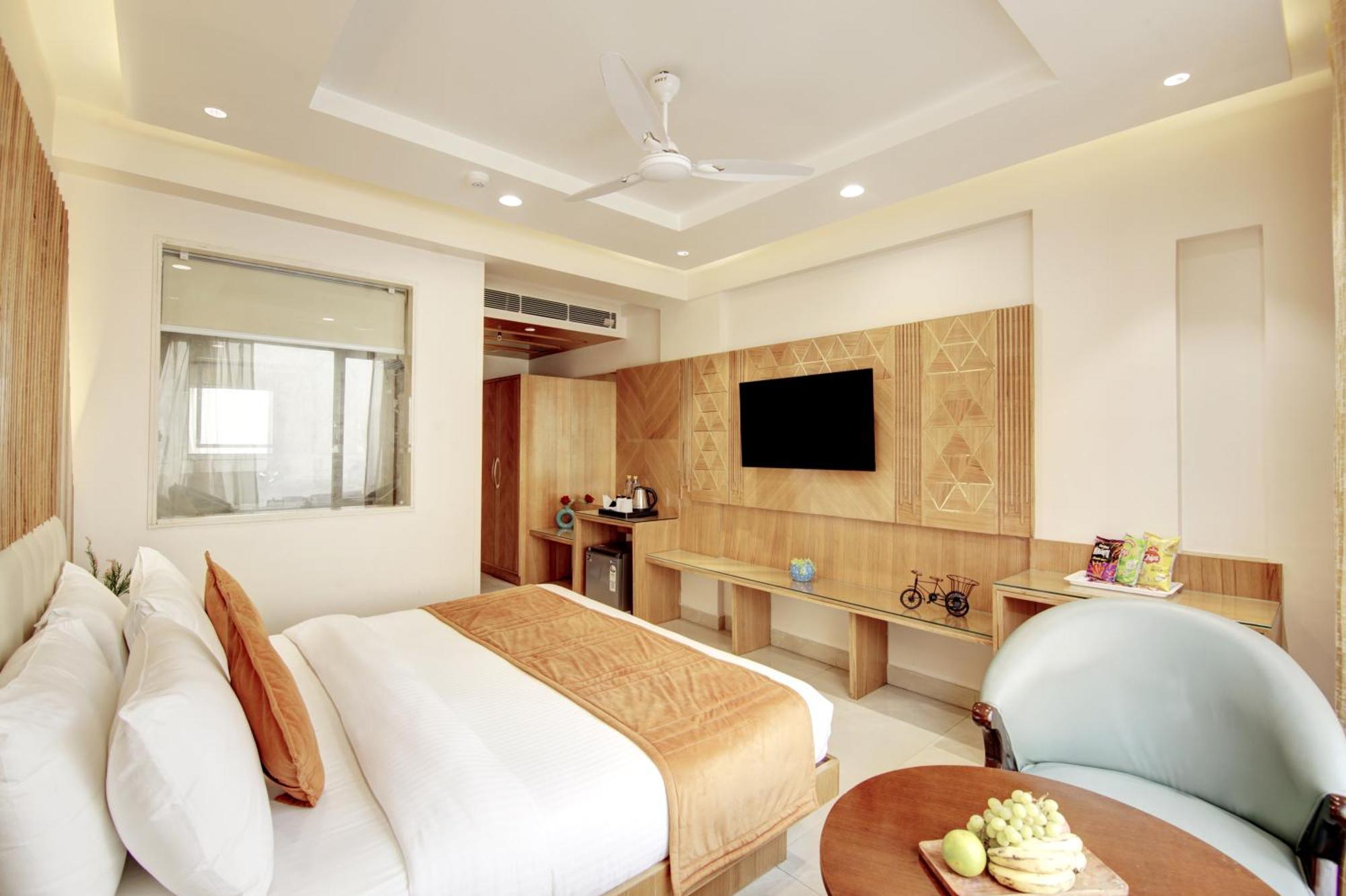 Krishna Plaza 'new Delhi' - By M S Hospitality New Delhi