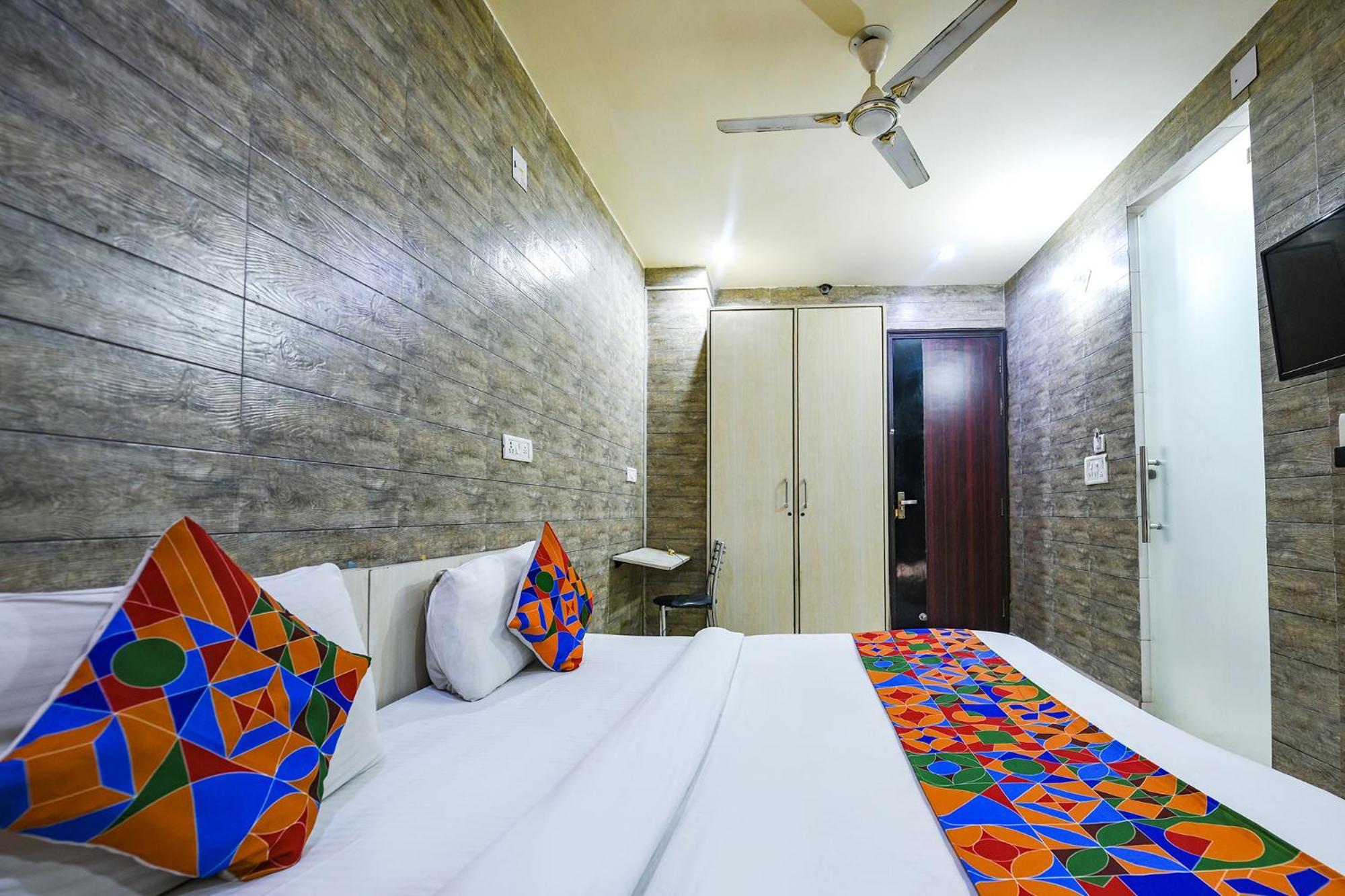 Hotel Fabhotel Model Town