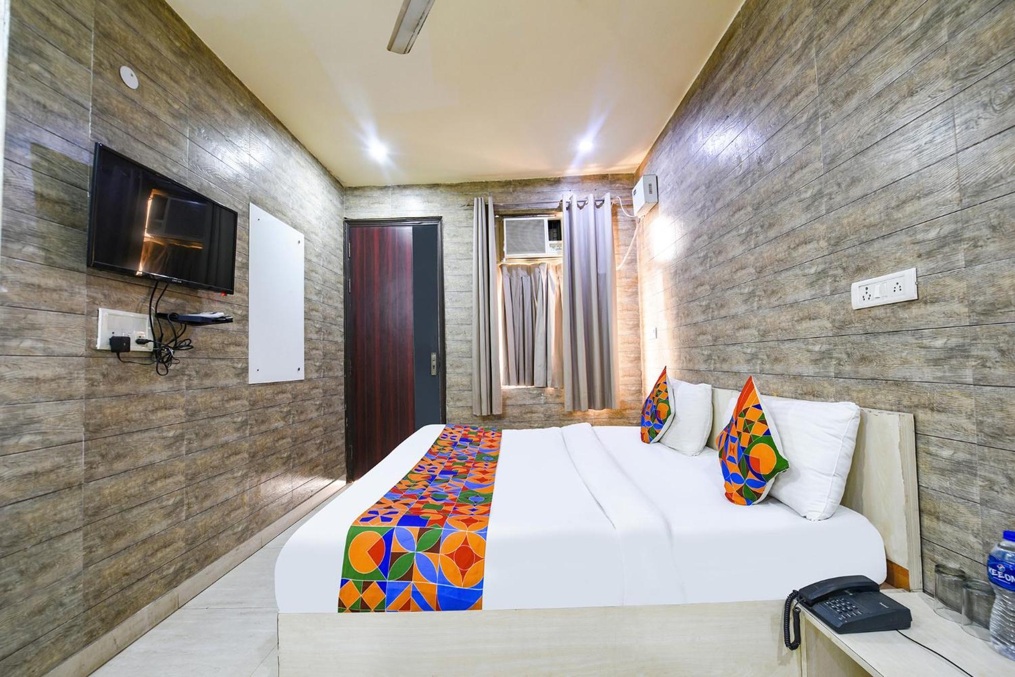Hotel Fabhotel Model Town 3*