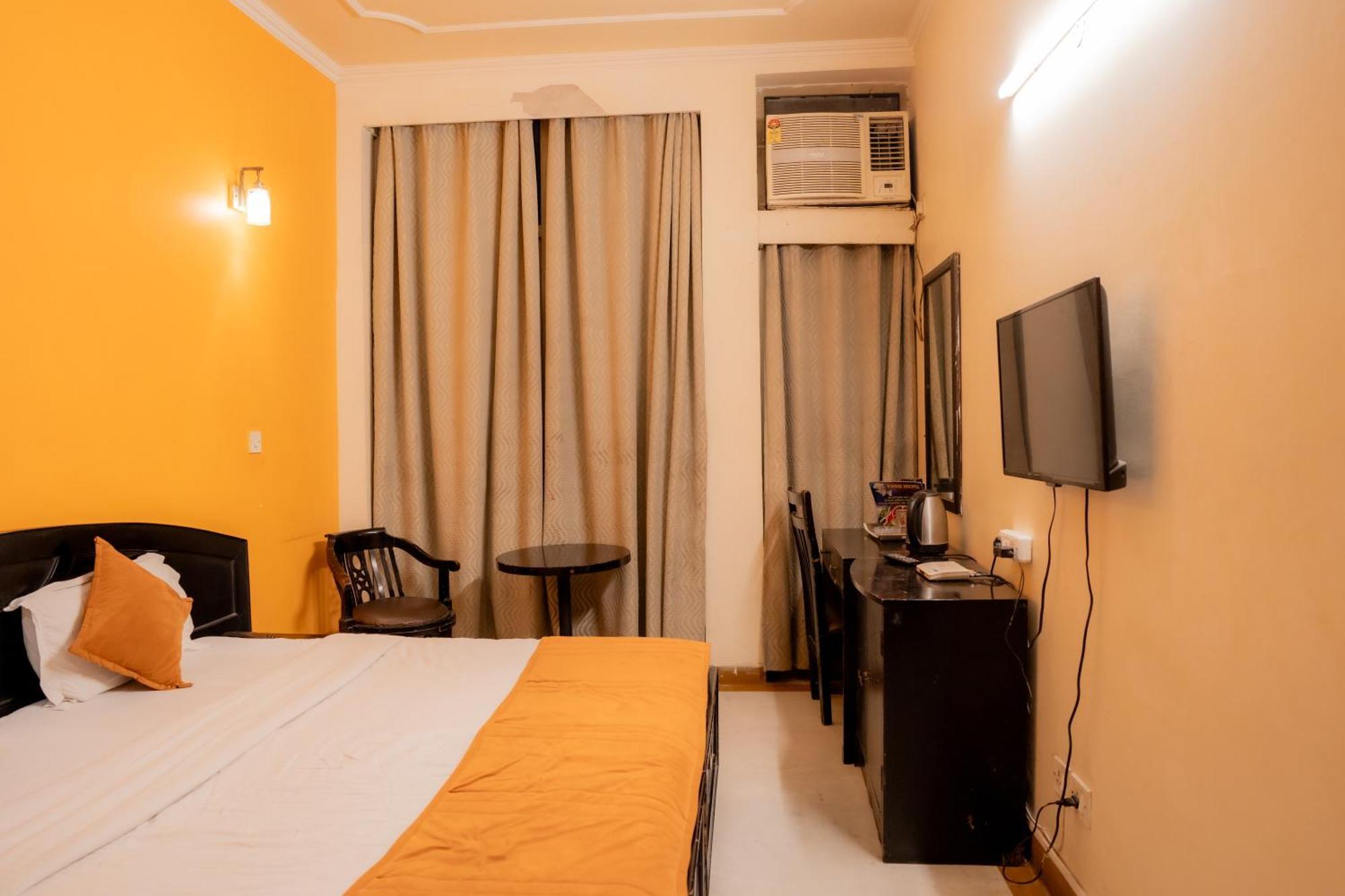 Centre Nizamuddin Hotel 3*