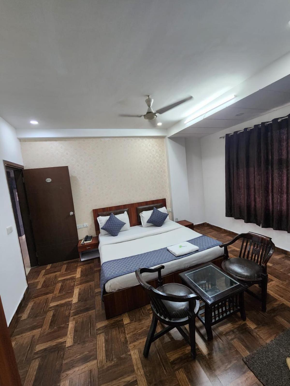 Marina Near Igi Airport Delhi 4* New Delhi