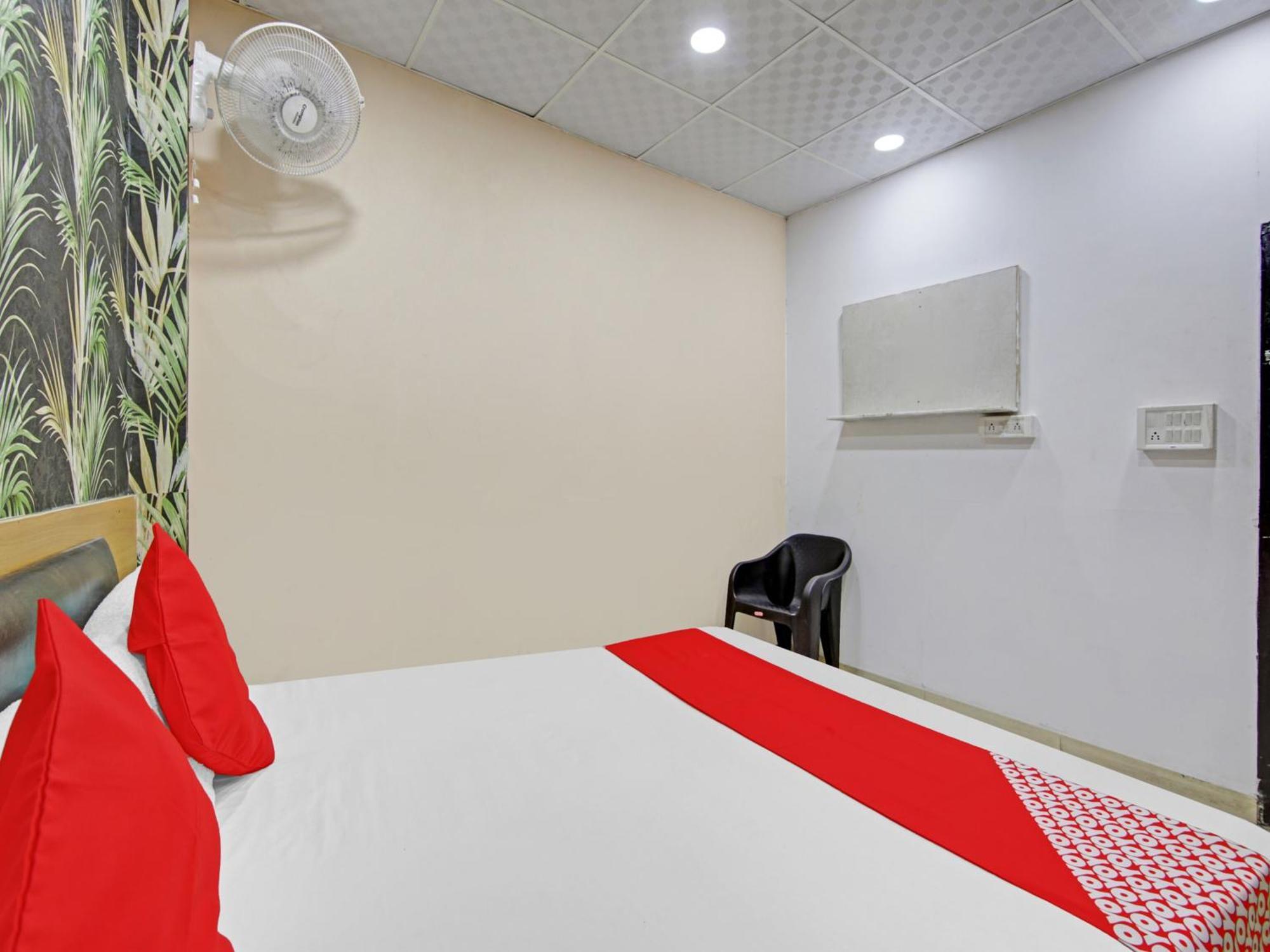 O Kunj Hotel 3*