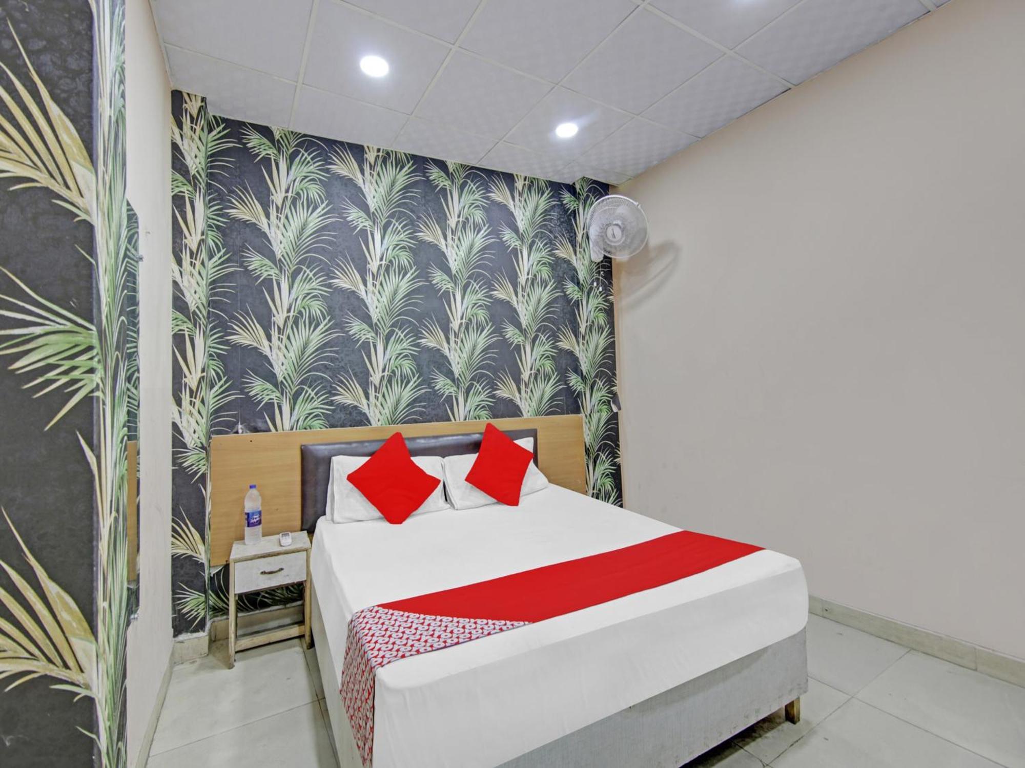 Hotel O Kunj