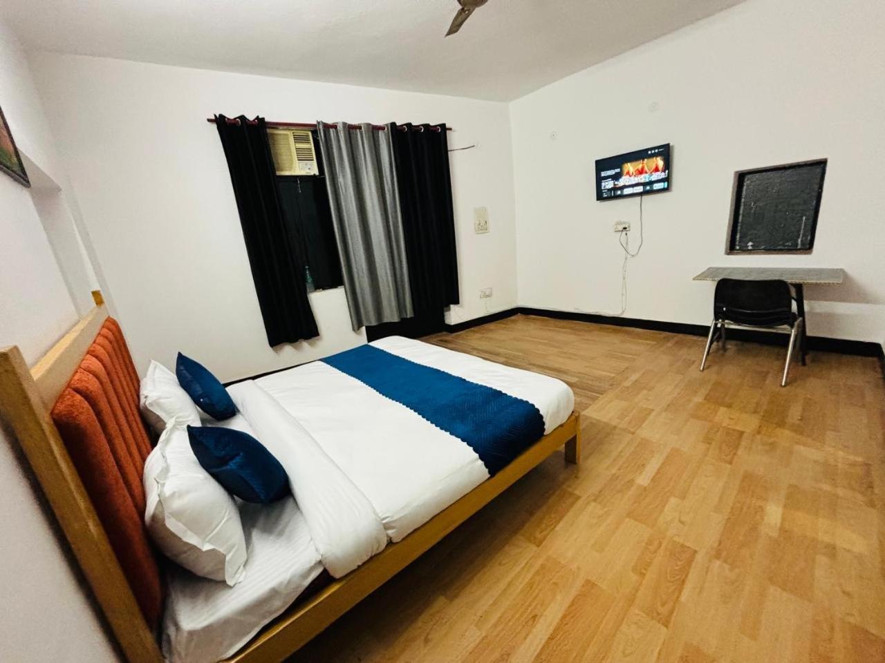 Guest house The Royal