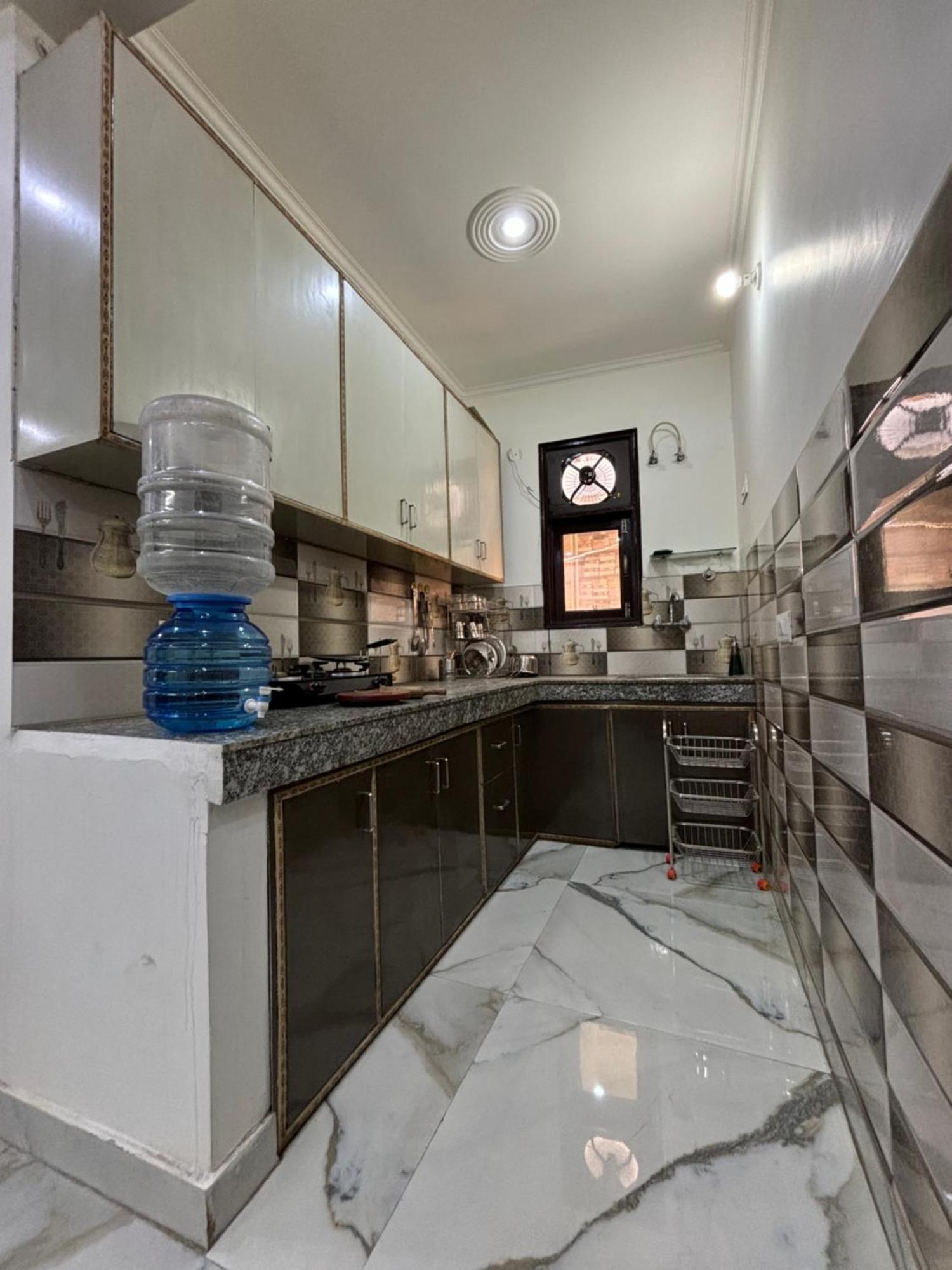 Apartment Thehrav 2bhk