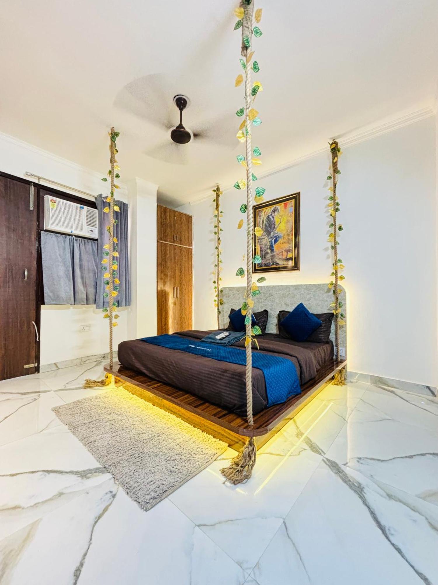 Thehrav 2bhk New Delhi