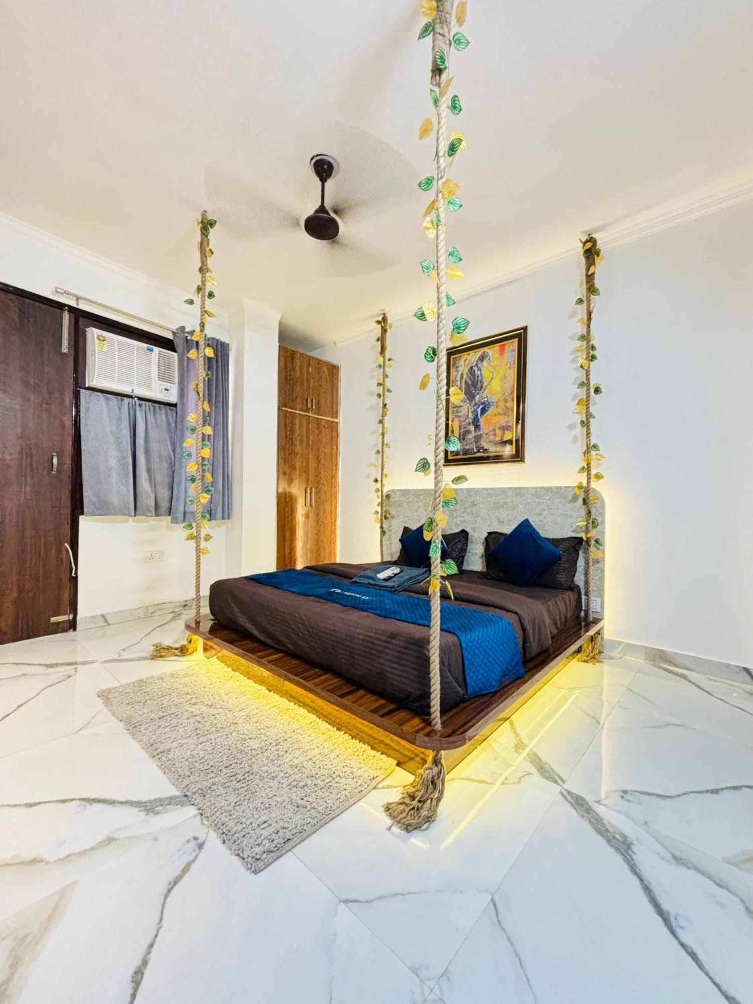 Thehrav 2bhk New Delhi