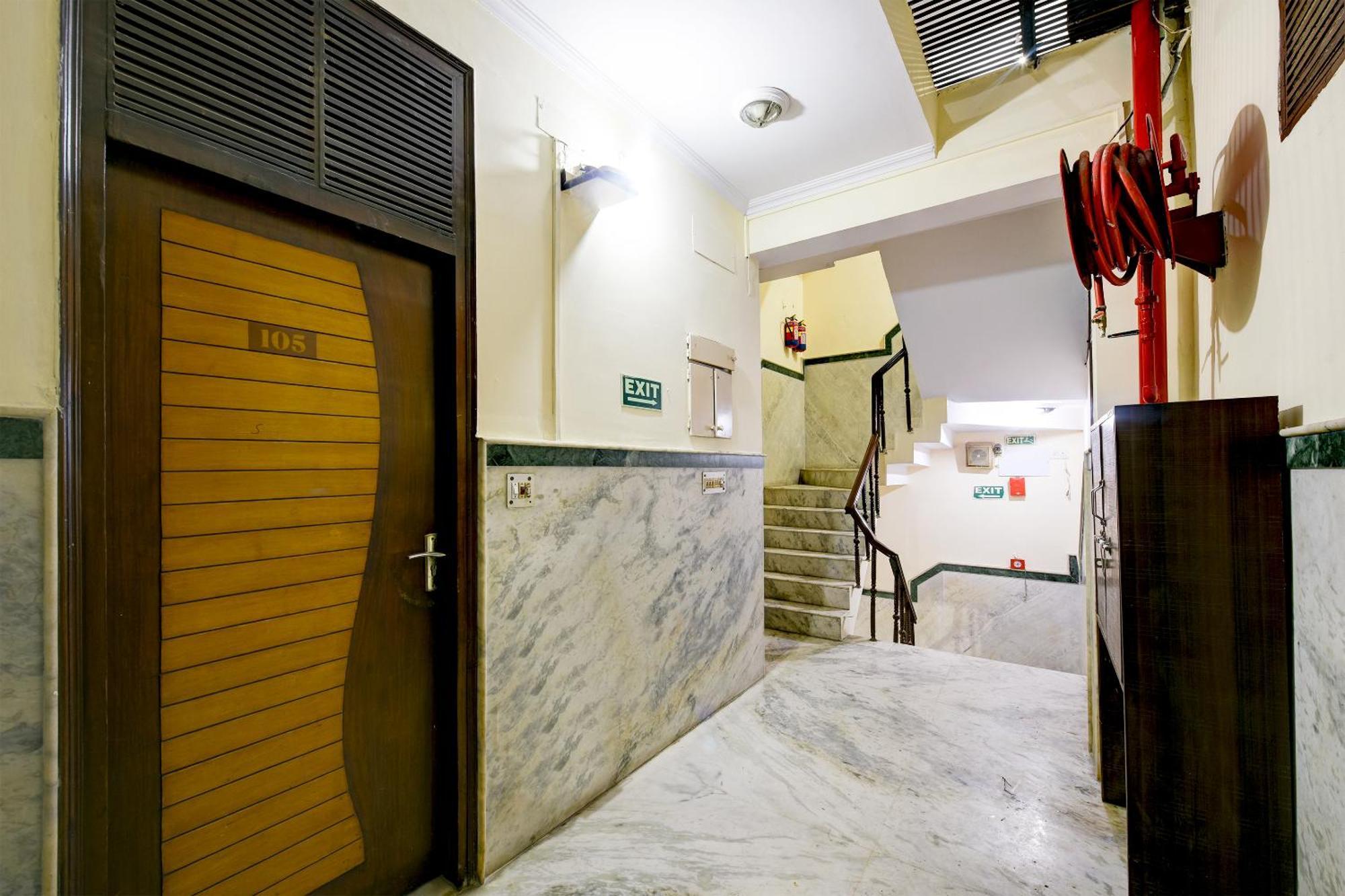 Vedant Deluxe By Singh Residency *