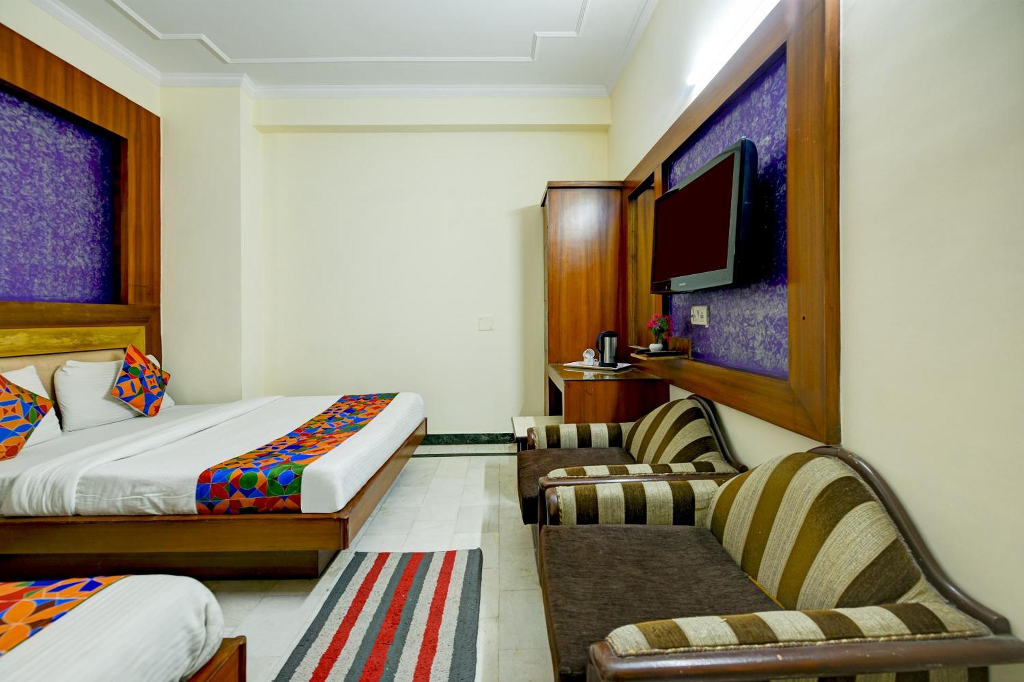 Vedant Deluxe By Singh Residency