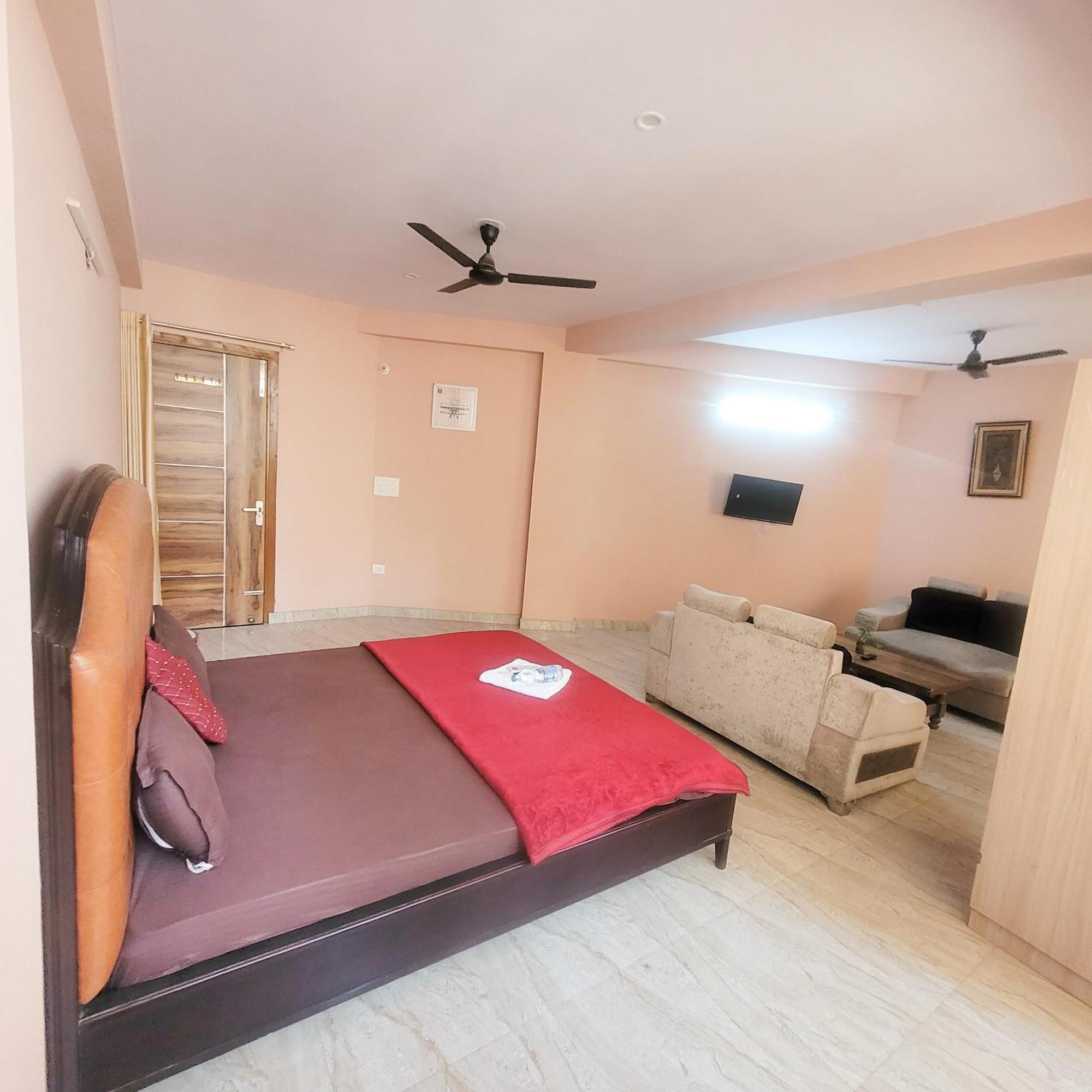Bed & Breakfast Rose - Dwarka Sec 8 New Delhi