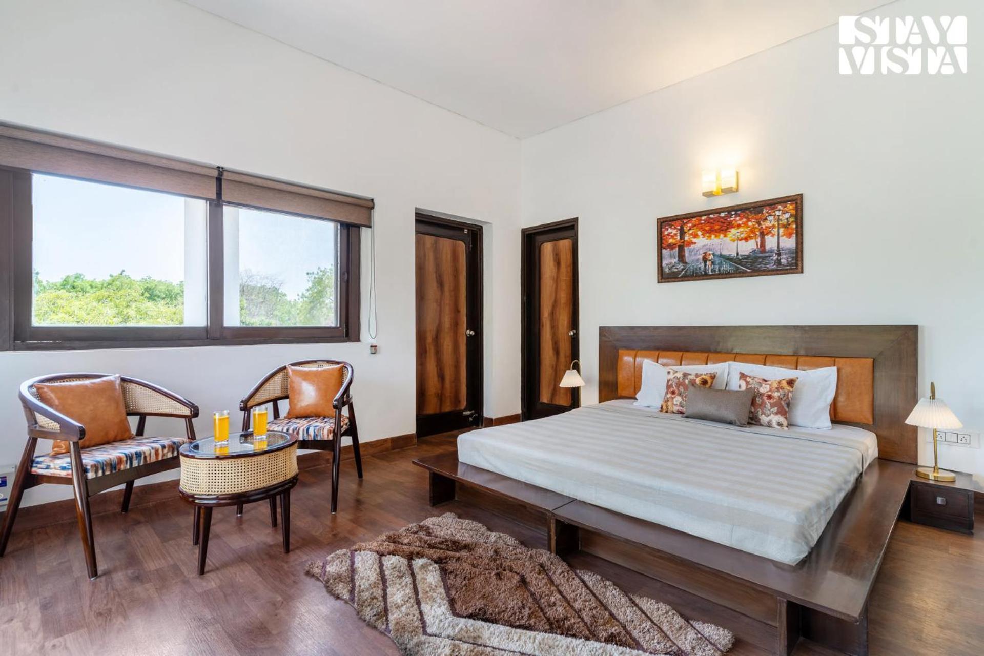 Stayvista At The Cityscape With Lawn & Pool
