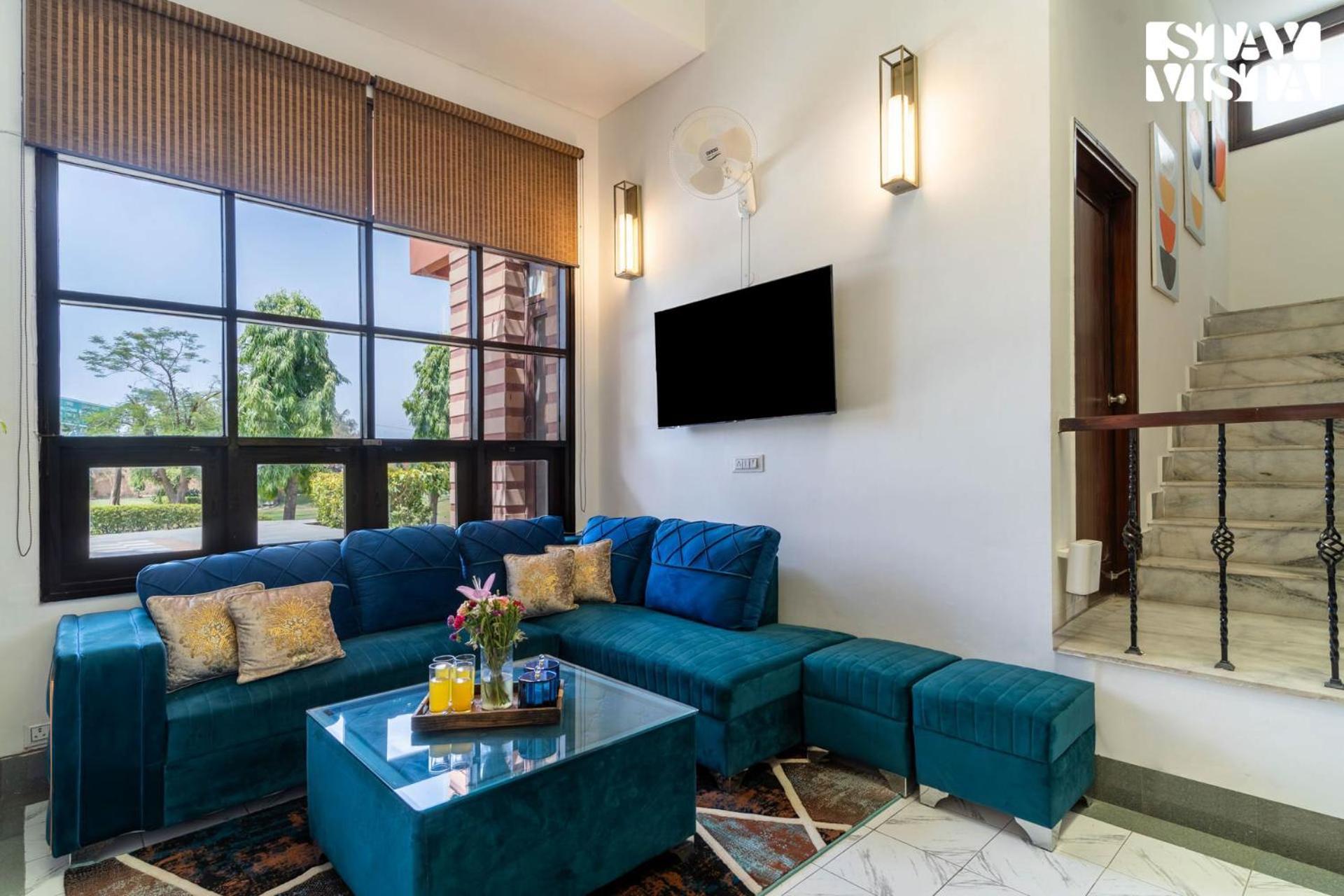 Stayvista At The Cityscape With Lawn & Pool
