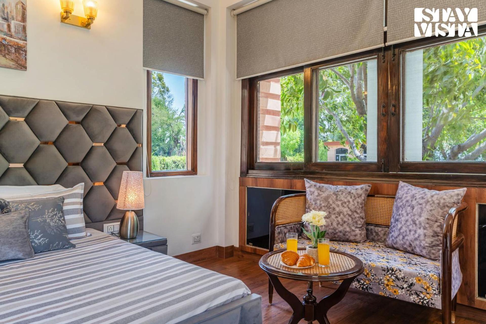 Villa Stayvista At The Cityscape With Lawn & Pool *