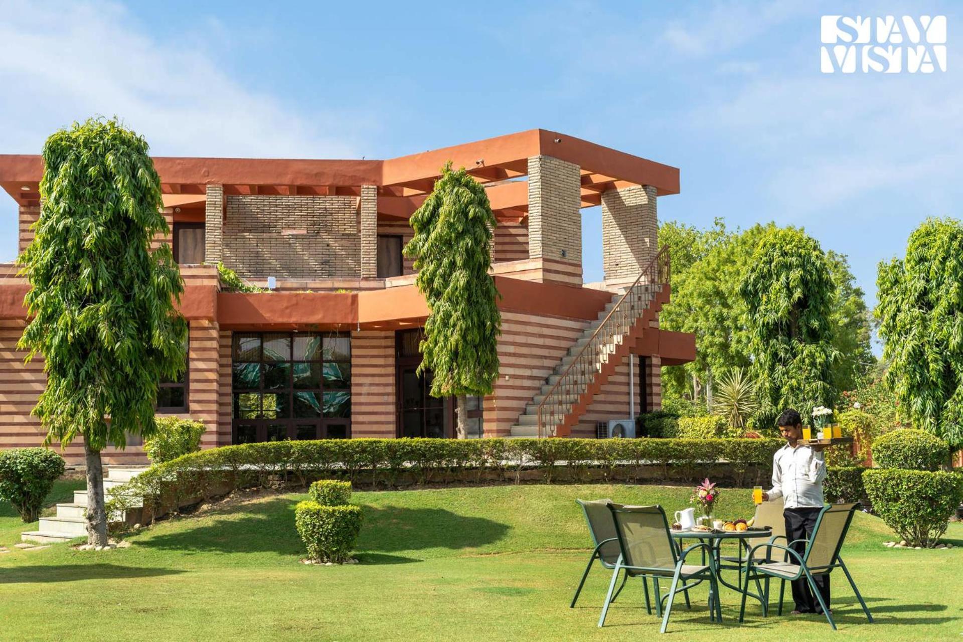 Stayvista At The Cityscape With Lawn & Pool *