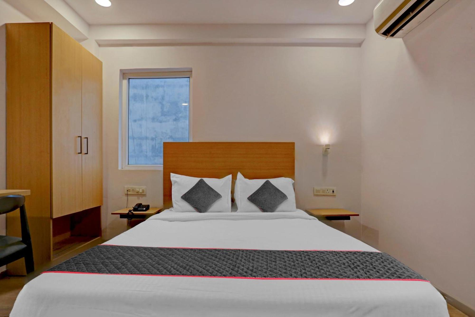 Hotel Collection O County 4*