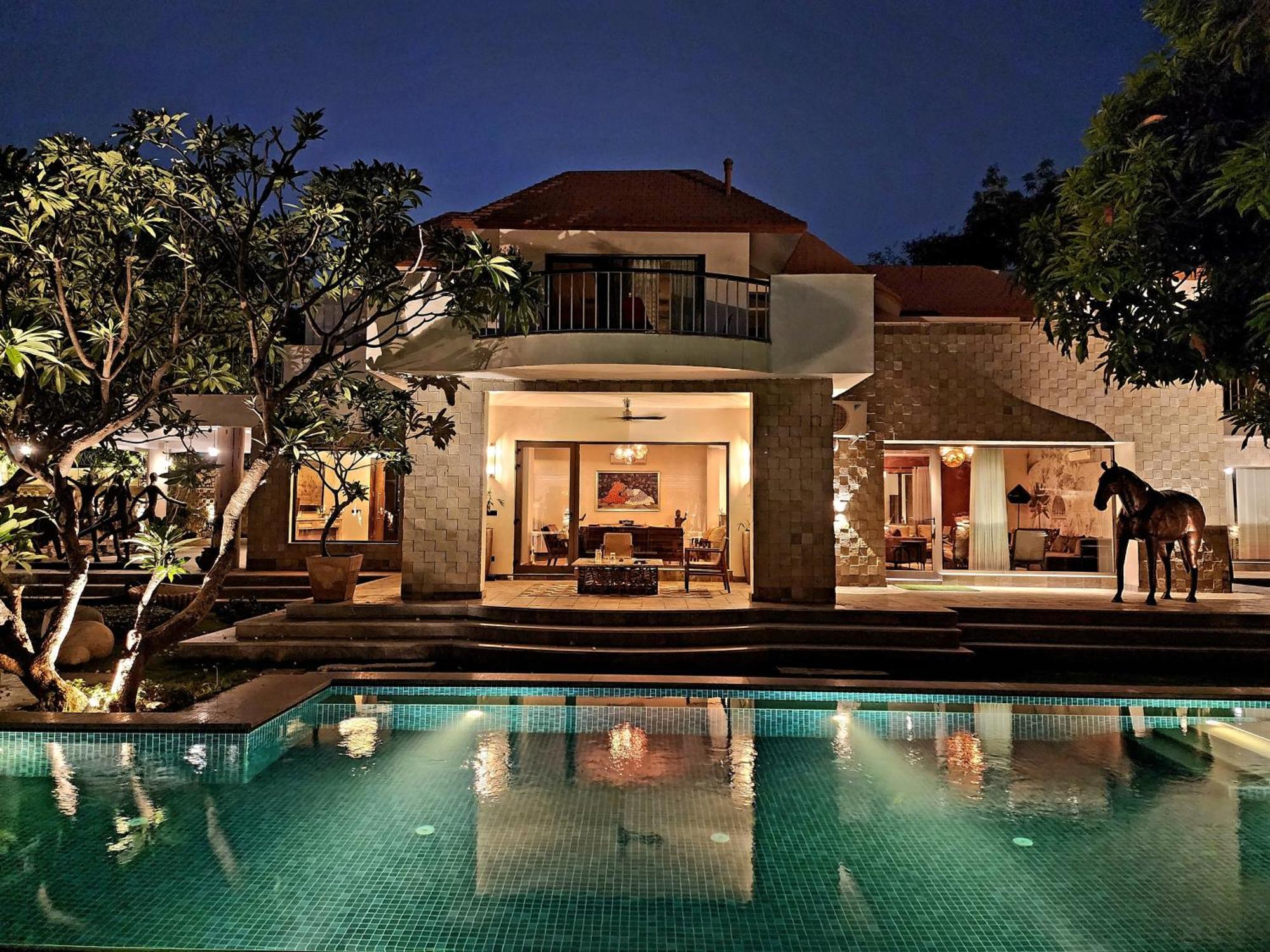 Elivaas Oasis - Luxe 6 Bhk With Pvt Pool New Delhi