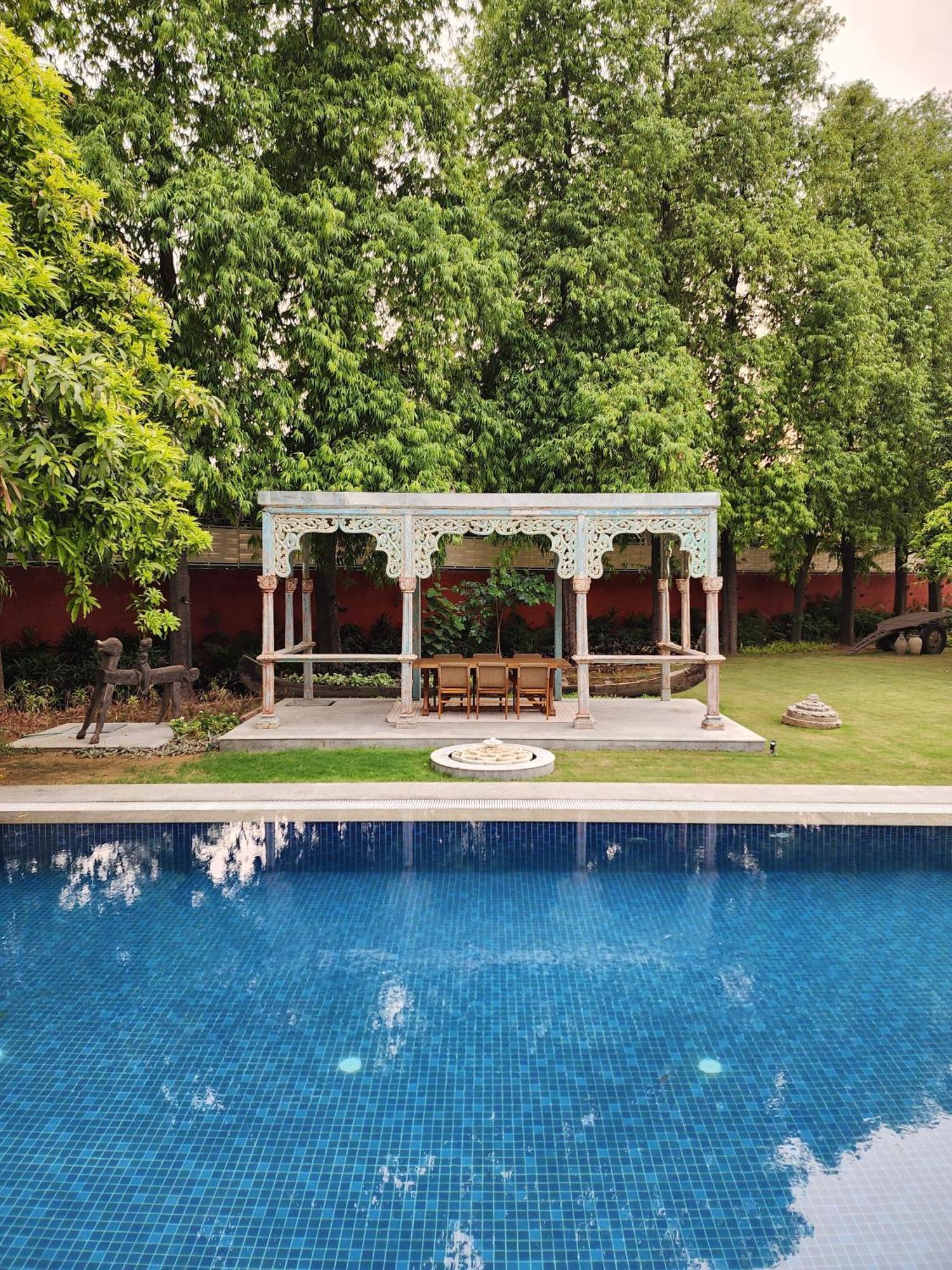 Elivaas Oasis - Luxe 6 Bhk With Pvt Pool * New Delhi