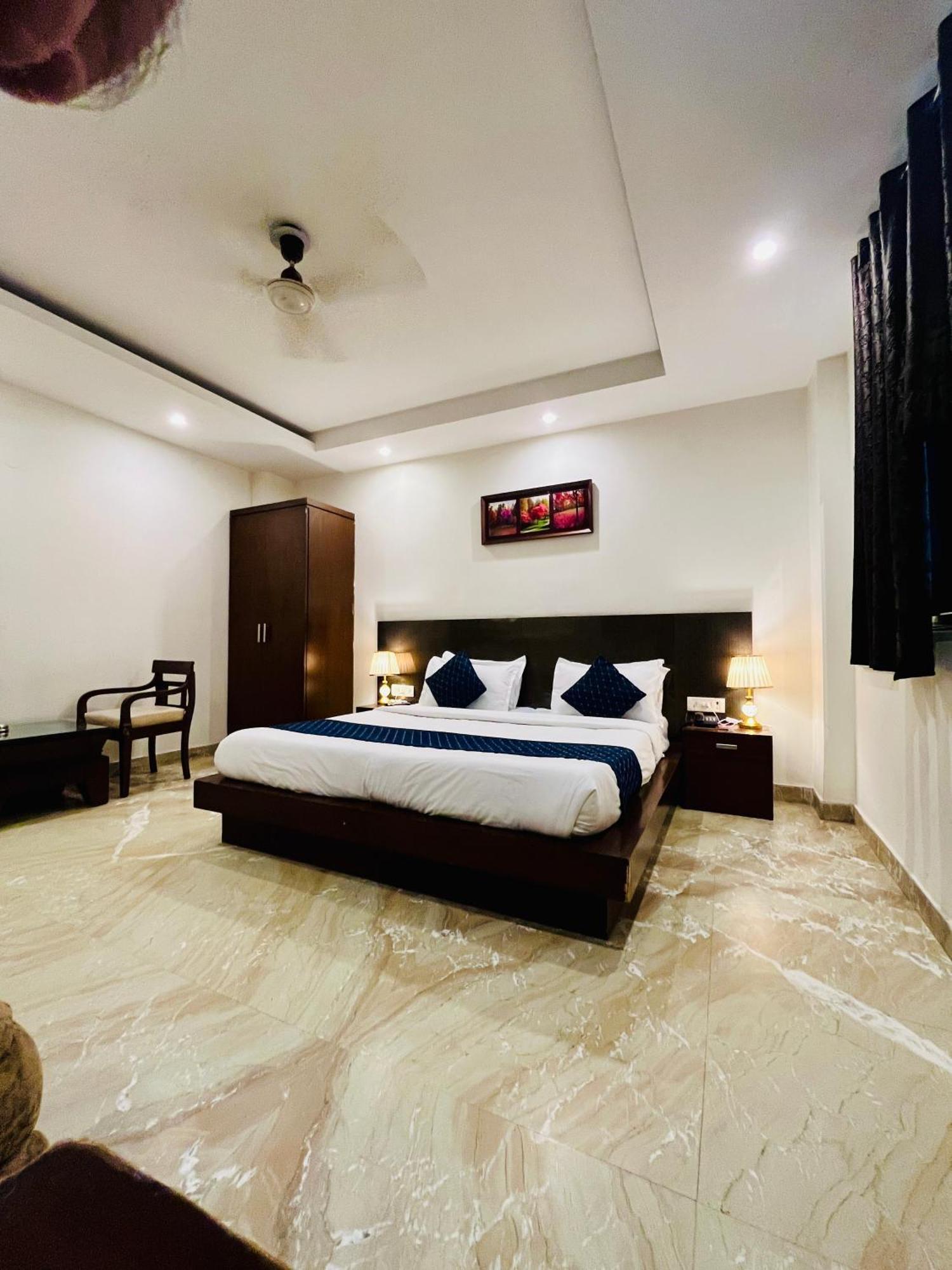 The Paradise In - Near Karol Bagh Metro Station Hotel Delhi (National Capital Territory of India)