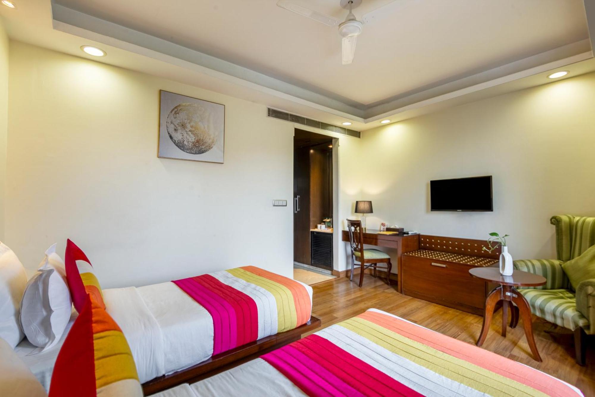 The Grand Orion - Kailash Colony Hotel
