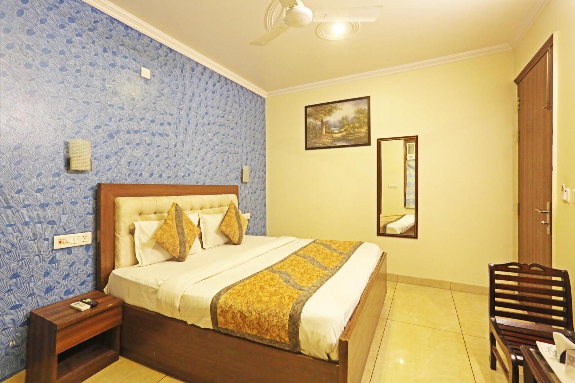 The Red Stone Hotel 3*