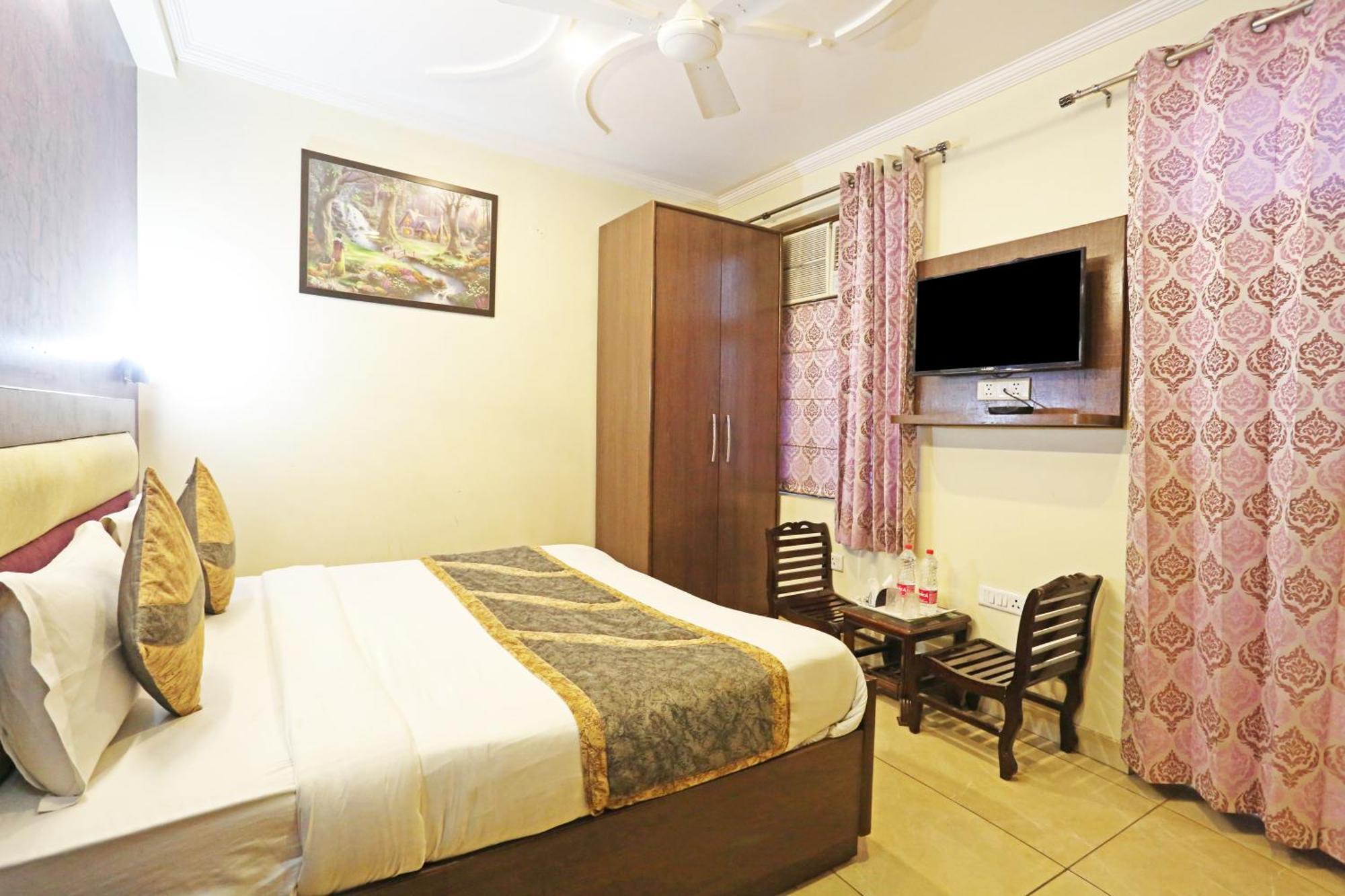 The Red Stone 3* New Delhi