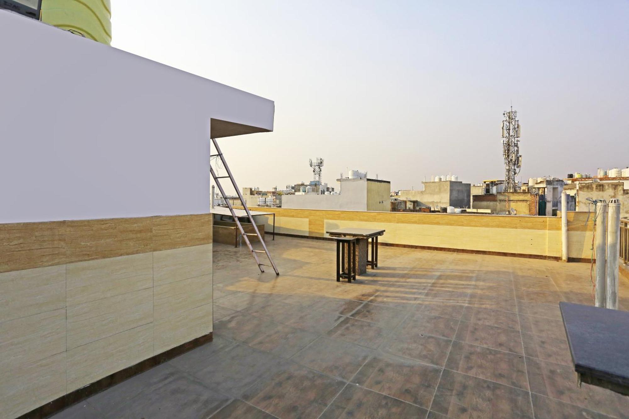 The Red Stone 3* New Delhi