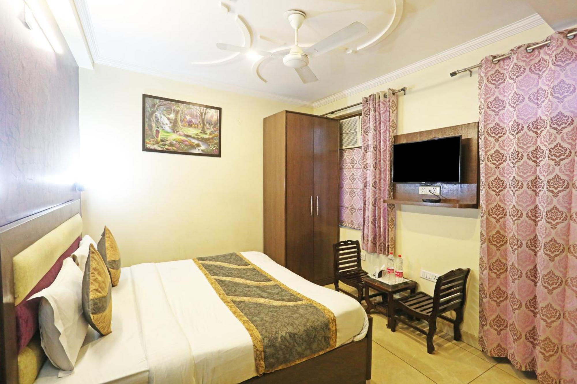 Hotel The Red Stone 3*
