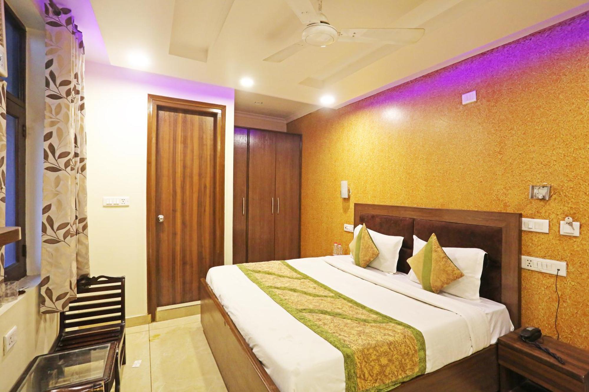 Hotel The Red Stone New Delhi