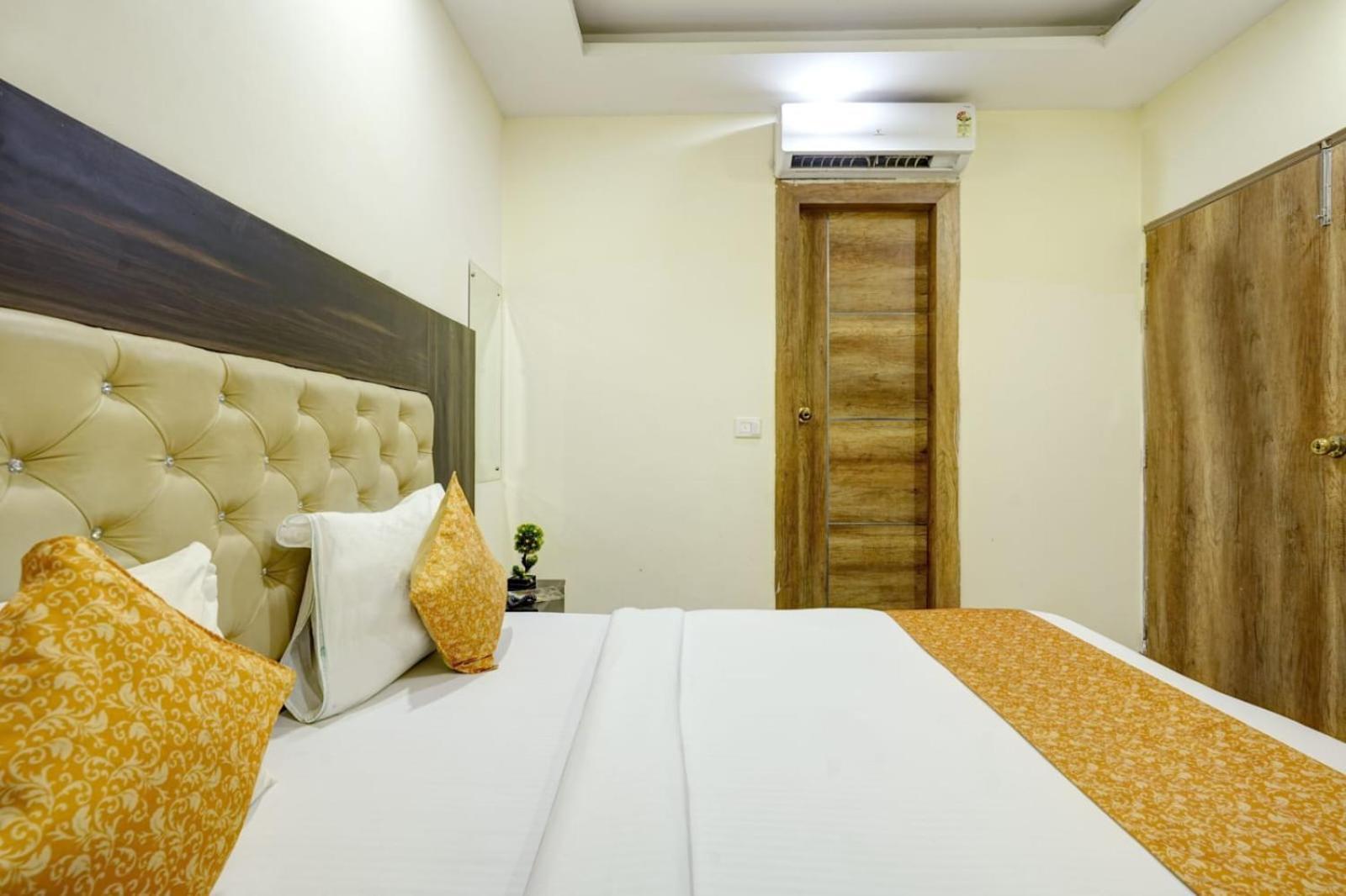 Hotel Royal Marina Near Igi Airport Delhi 4*