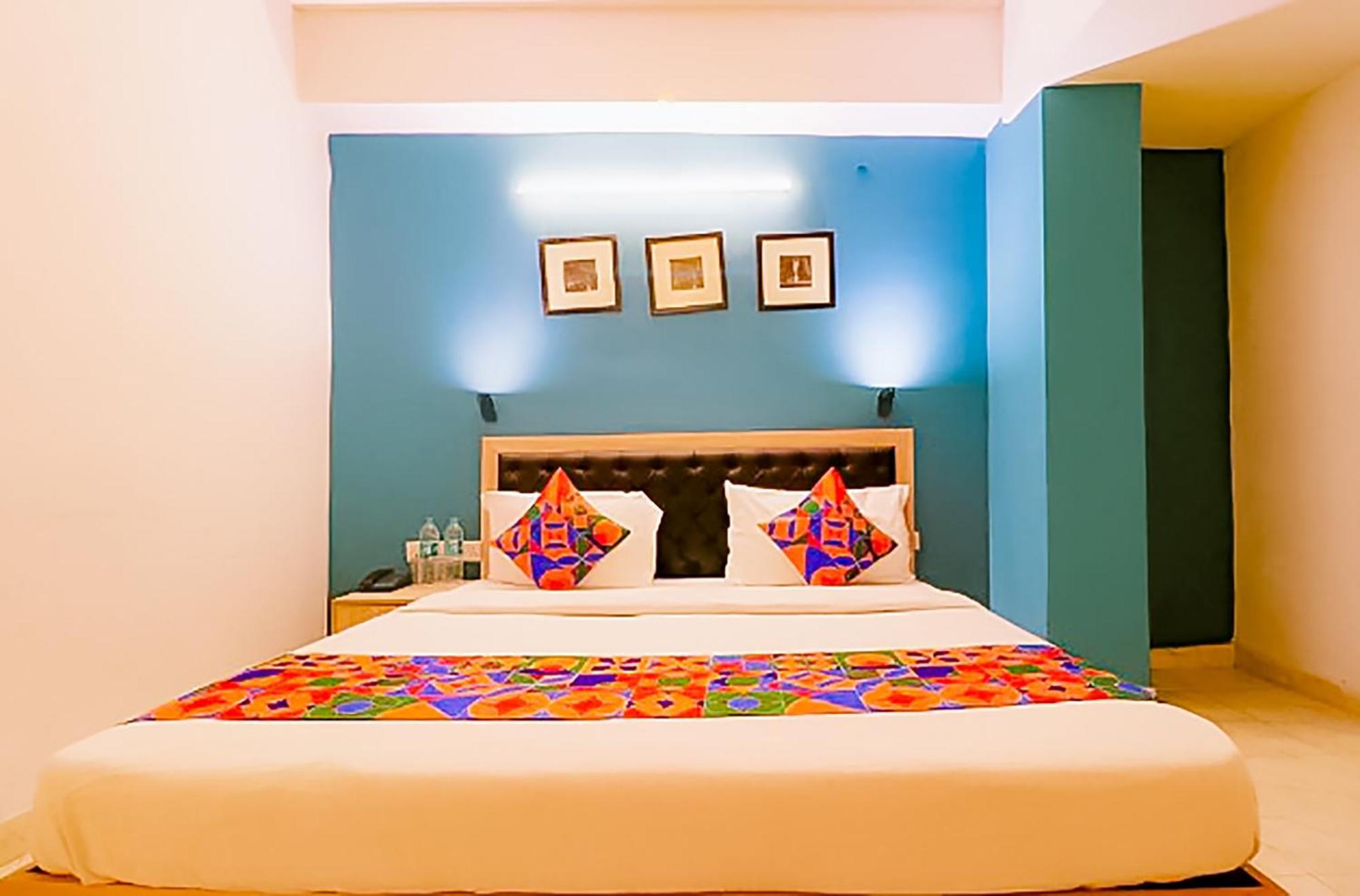 Hotel Royal - Vinod Nagar Nova Deli