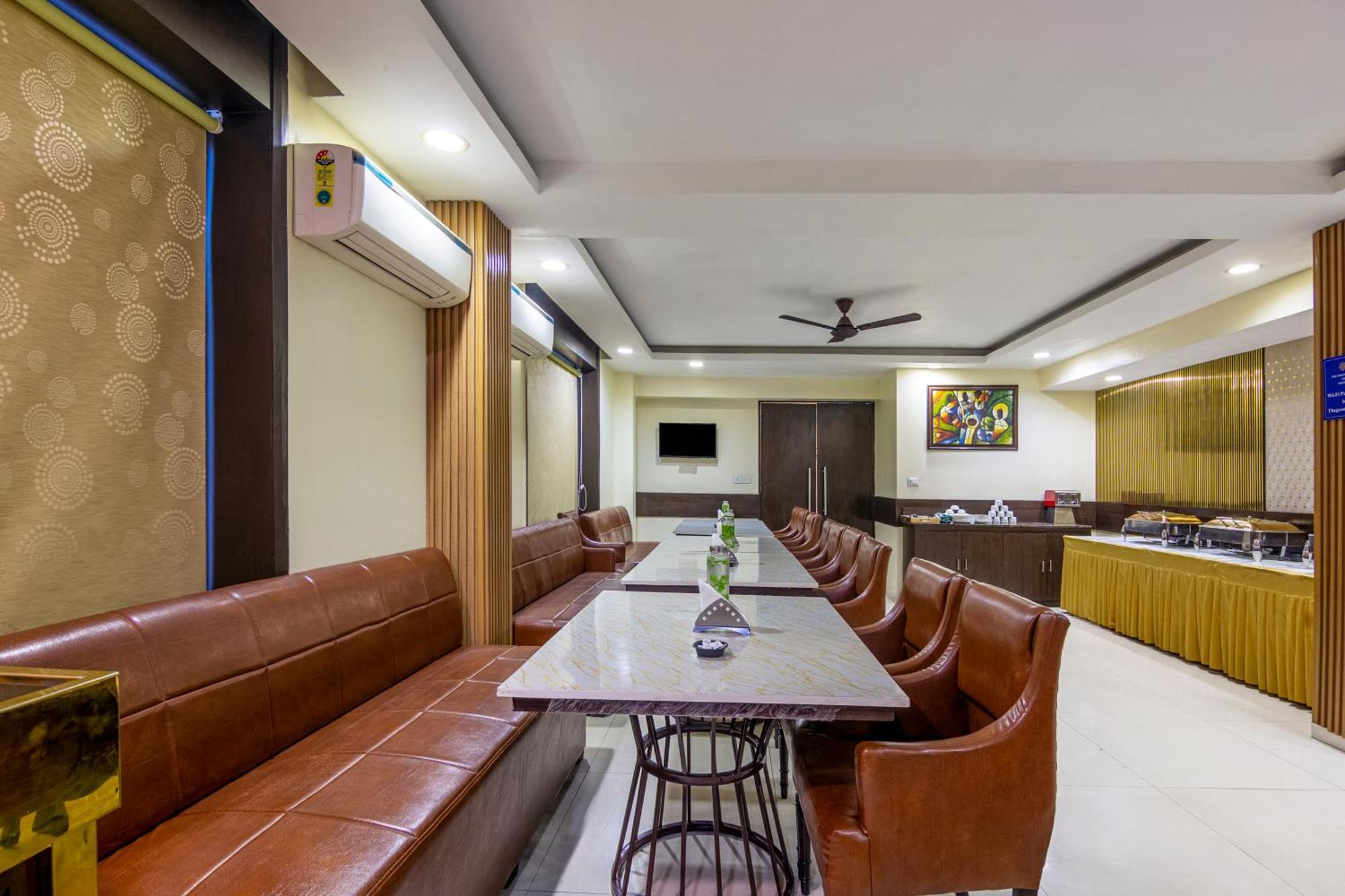 The Grand Orion - Kailash Colony Hotel 3*