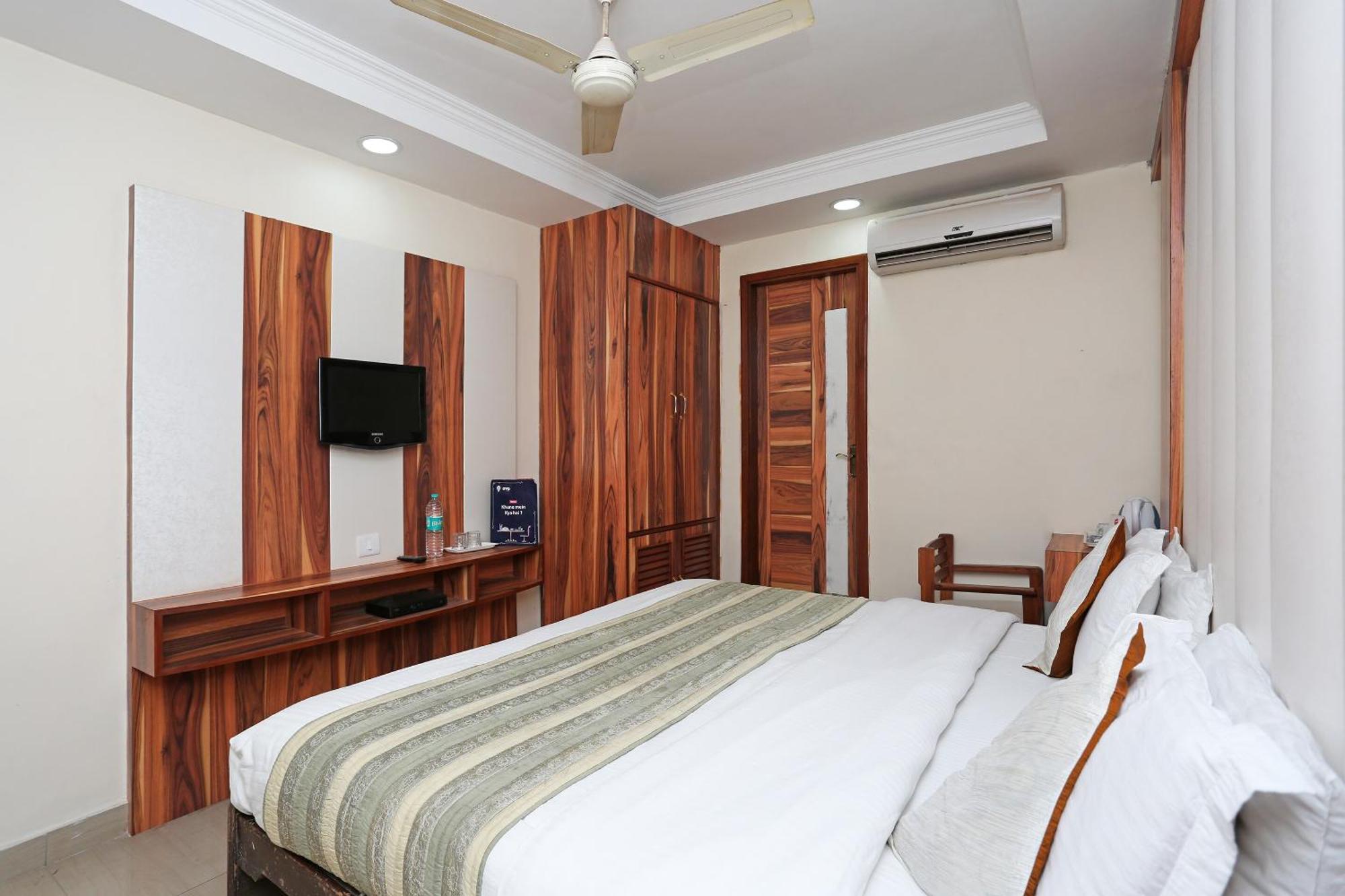 Oyo Flagship F Five Hotel