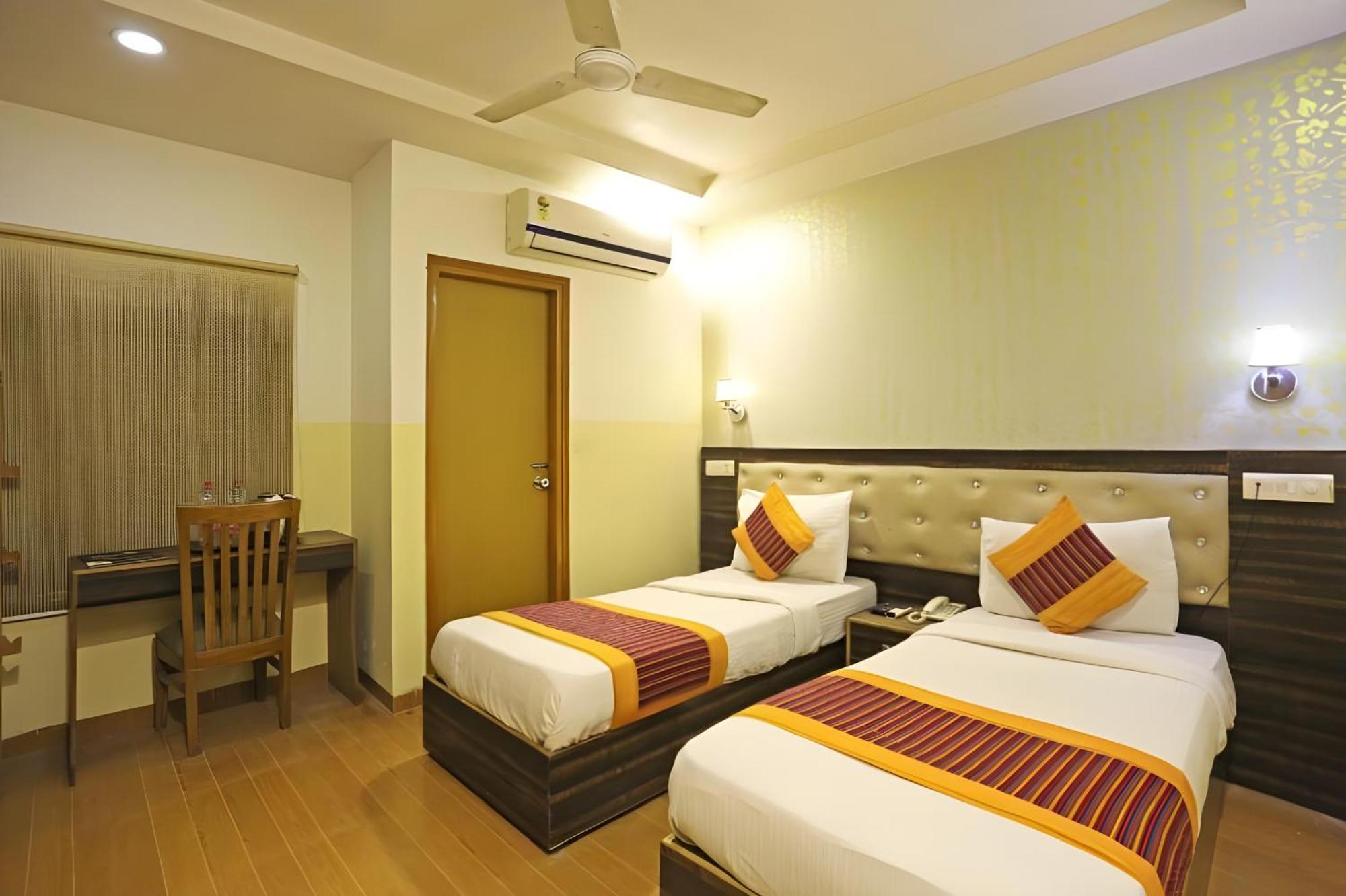 Hotel Aeroporto Nearest Landmark Aerocity Delhi 3*