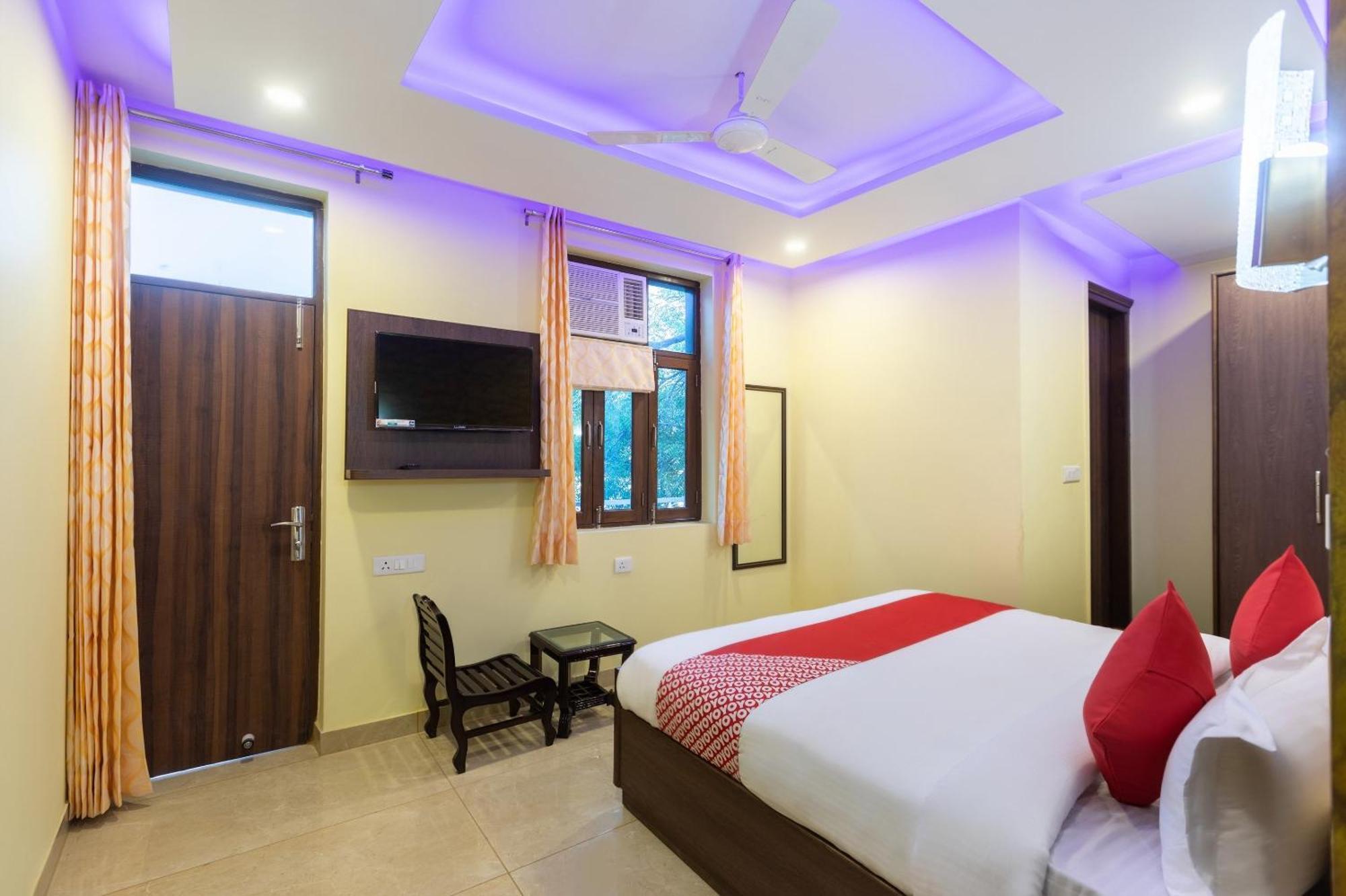 Super Oyo O Red Stone New Delhi