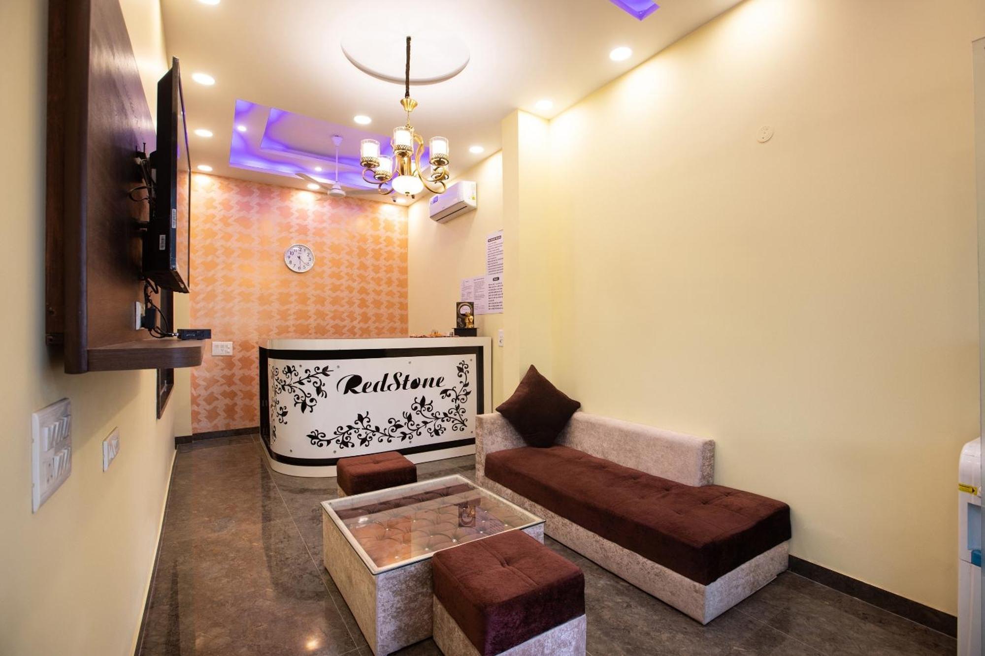 Super Oyo O Red Stone Hotel 3*
