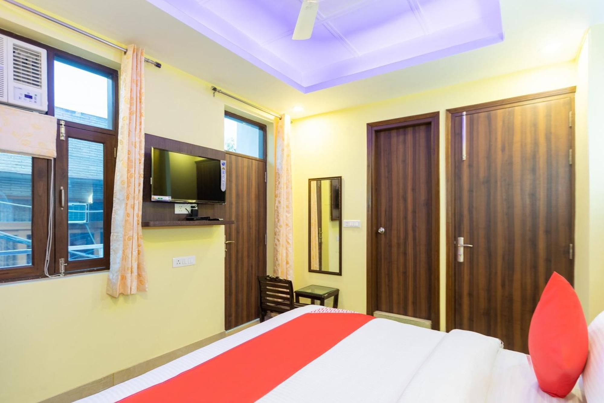 Hotel Super Oyo O Red Stone