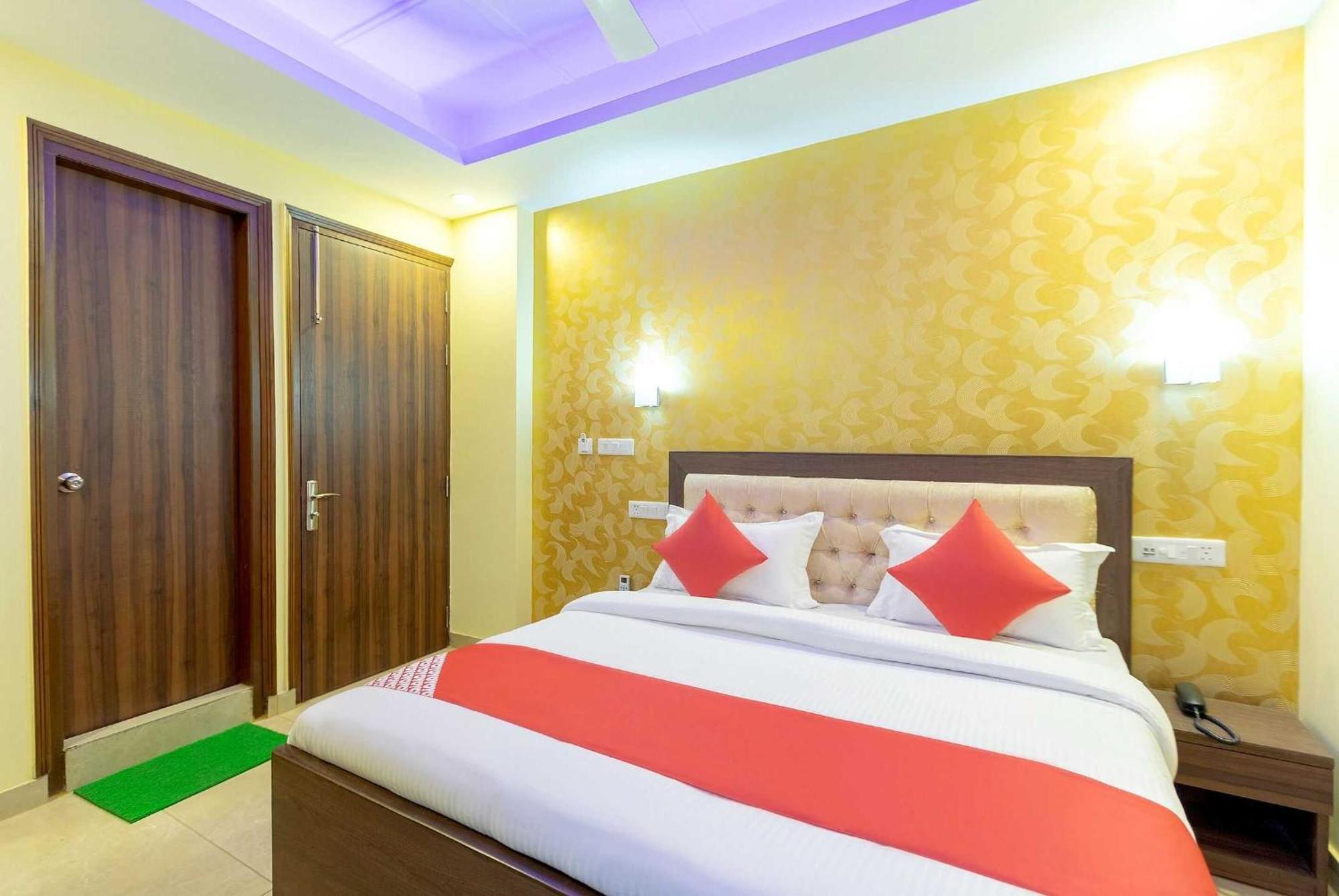 Super Oyo O Red Stone Hotel 3*