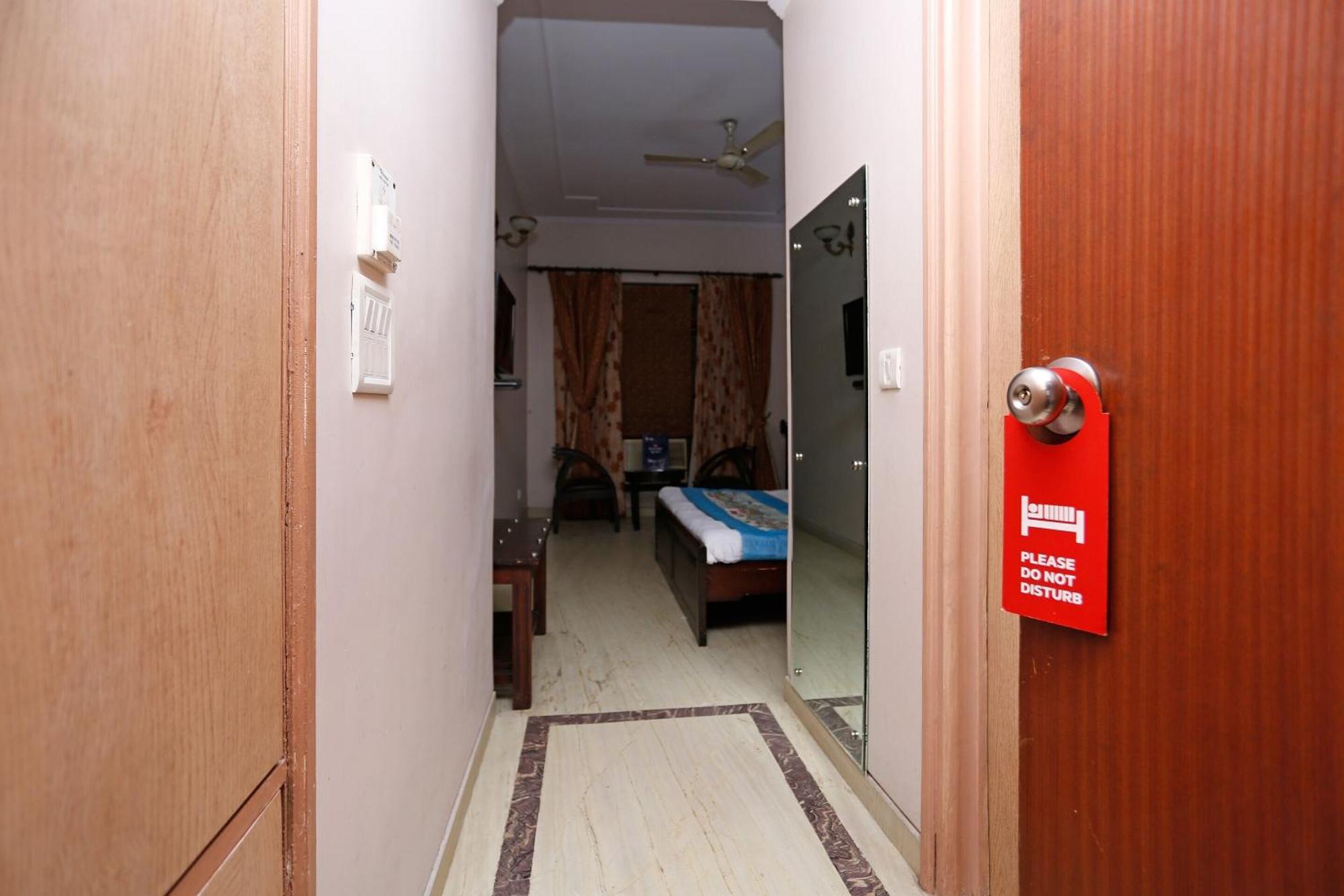 Hotel O Mid Town 3*