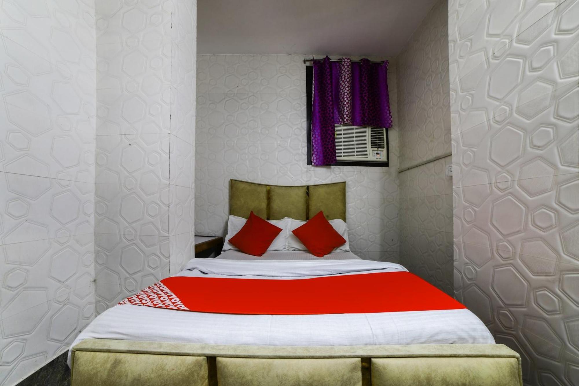 Hotel O Garg 3*