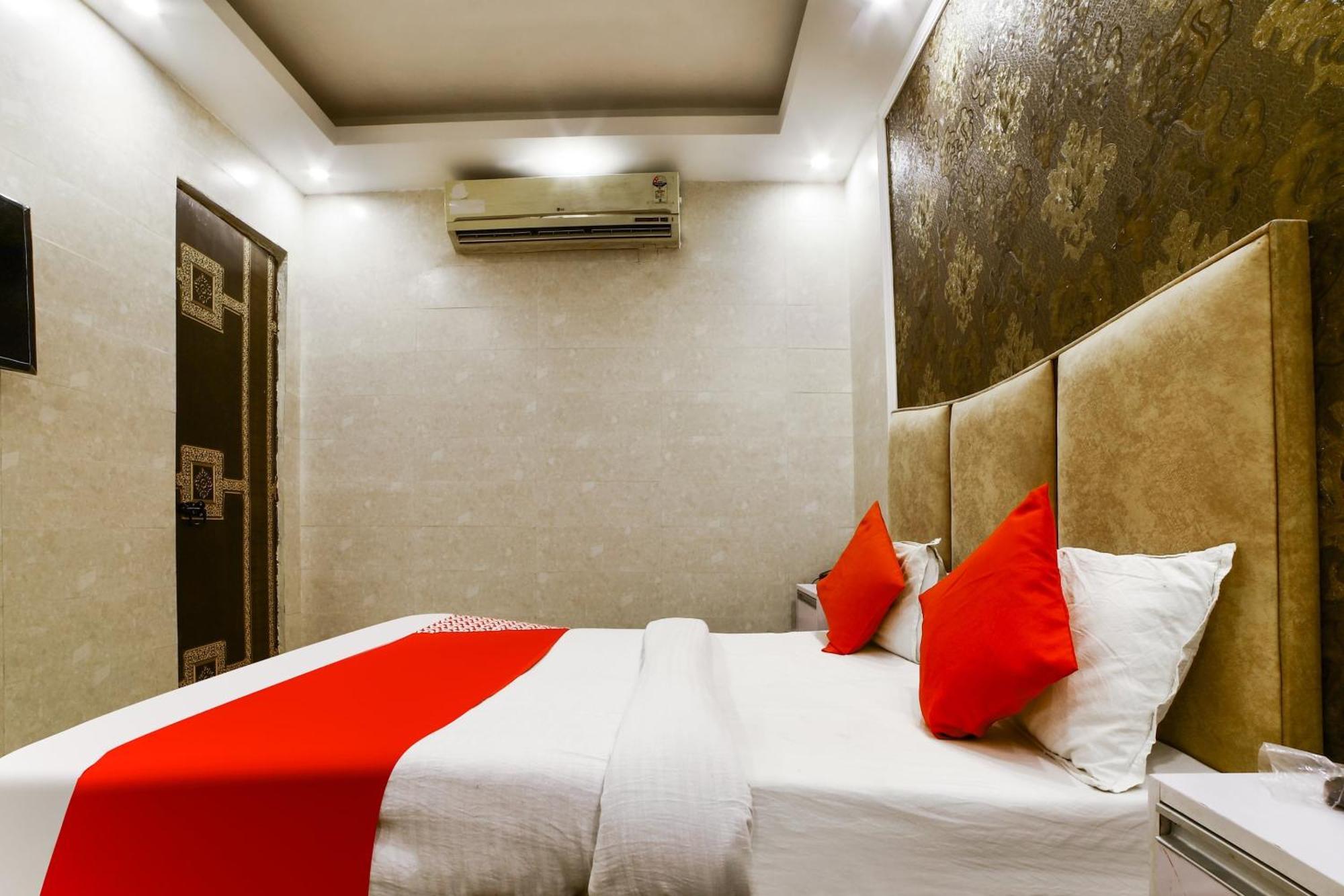 Hotel O Garg