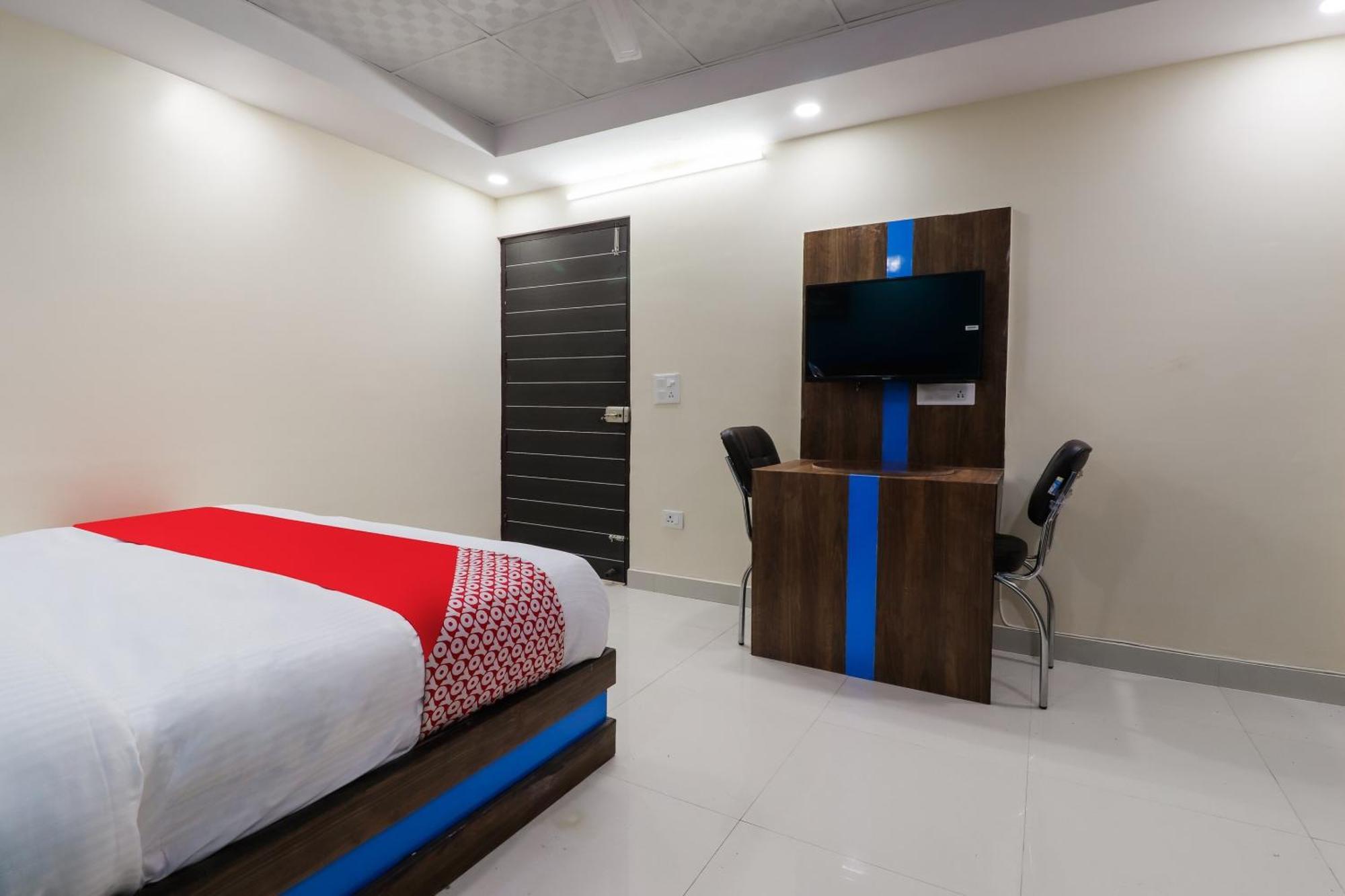 Hotel O Maharaja Gold
