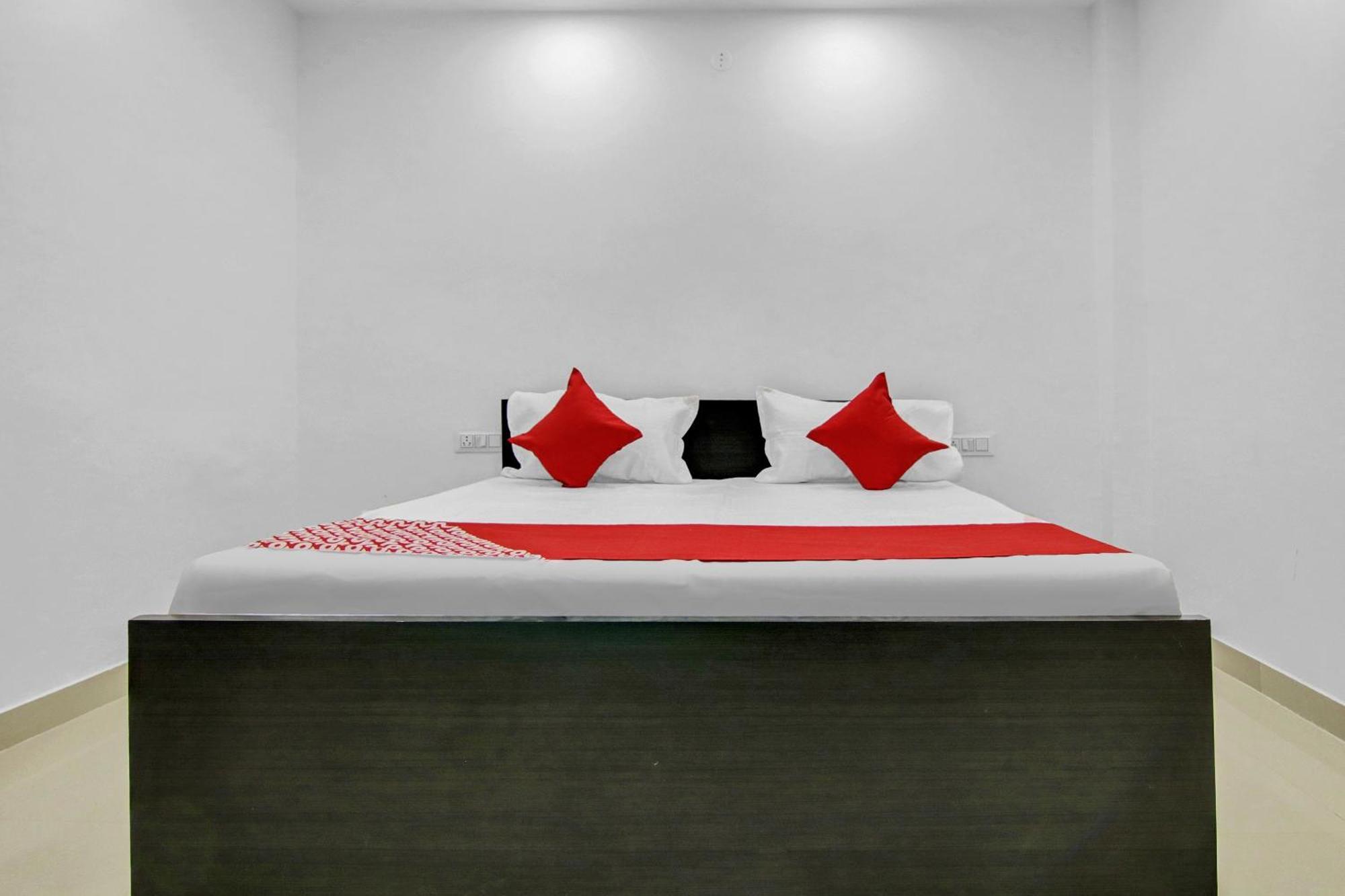Flagship Secret Mirage Near Rithala Metro Station 4* New Delhi